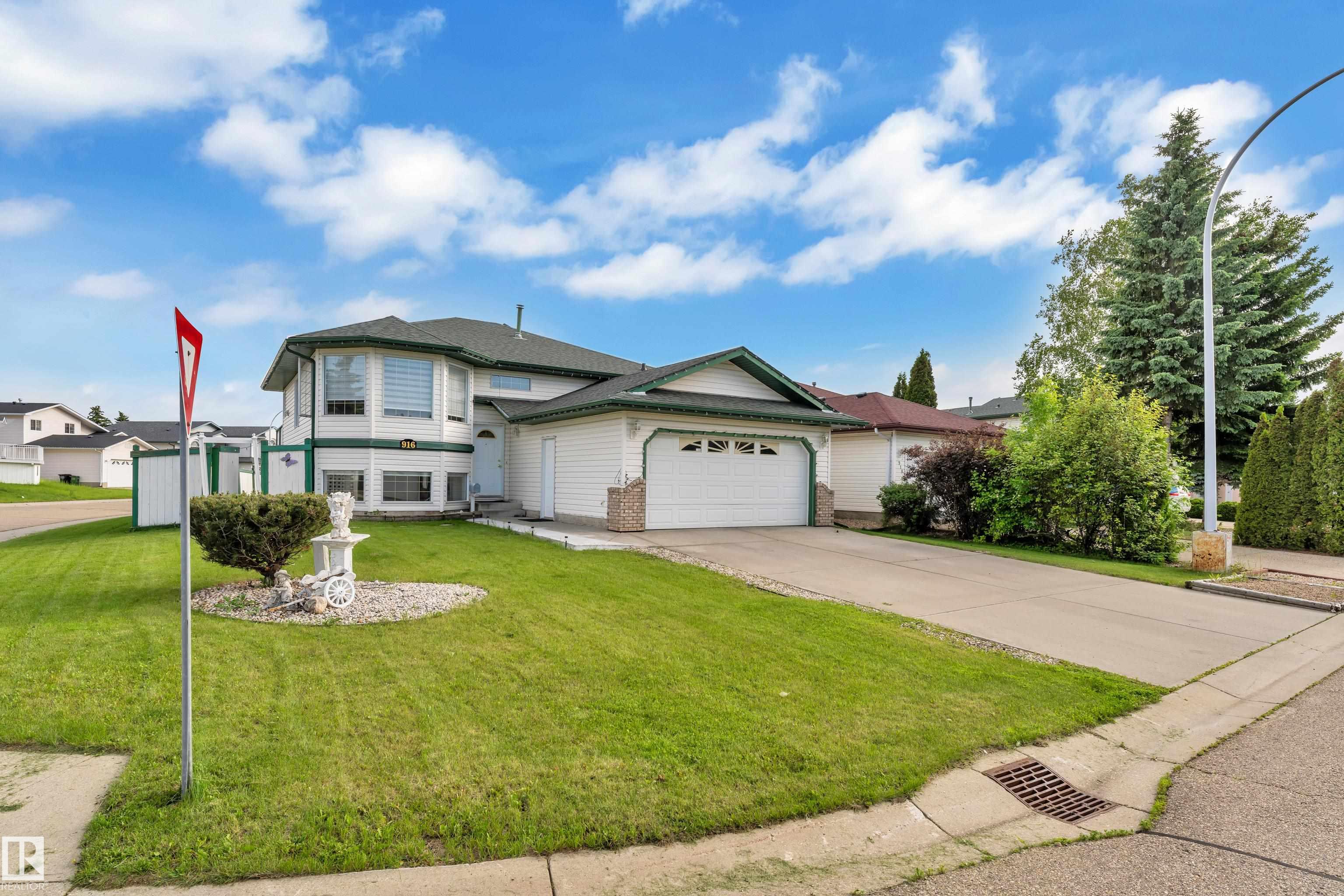 916 JORDAN Crescent, E4504038, Alberta,