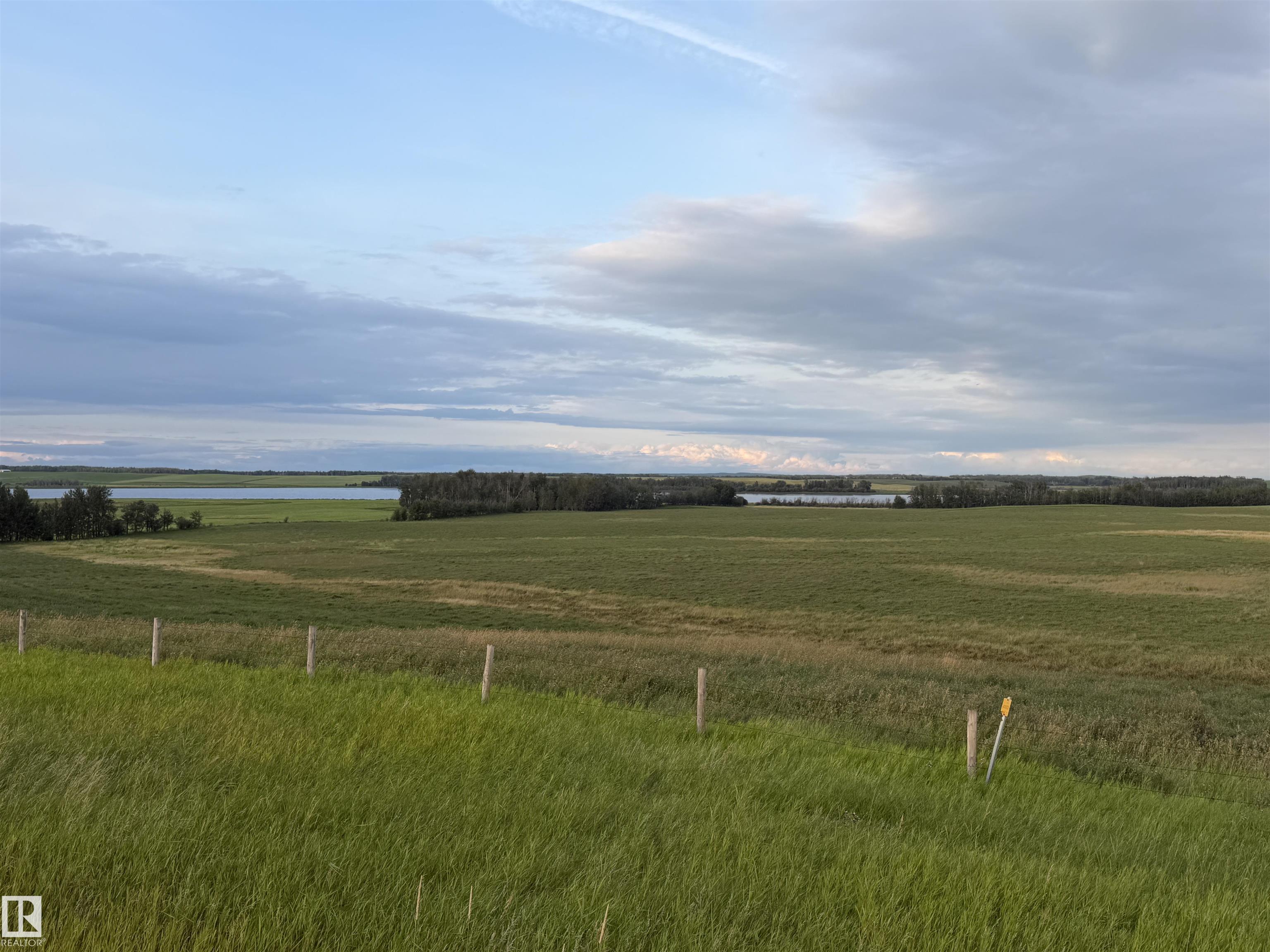 Junction of Hwy 18 and Twp Rd 584, E4504040, Alberta,