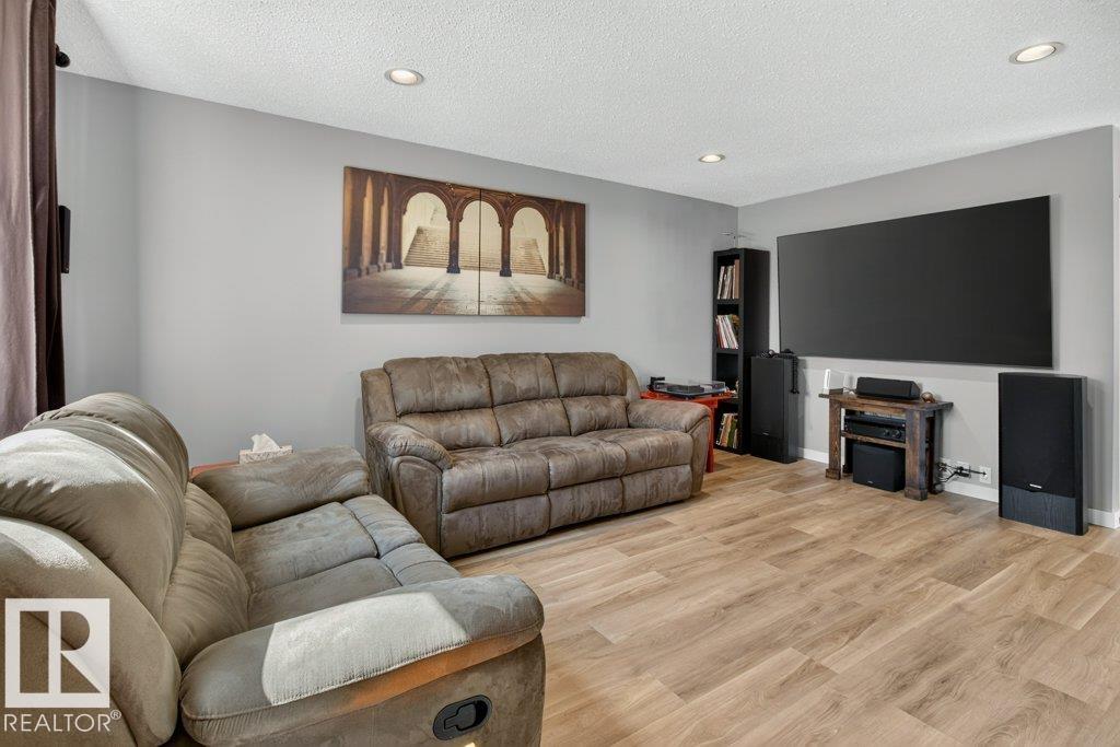 Second View of 4624 36 Avenue, Minchau, Edmonton, Alberta, T6L 3S3
