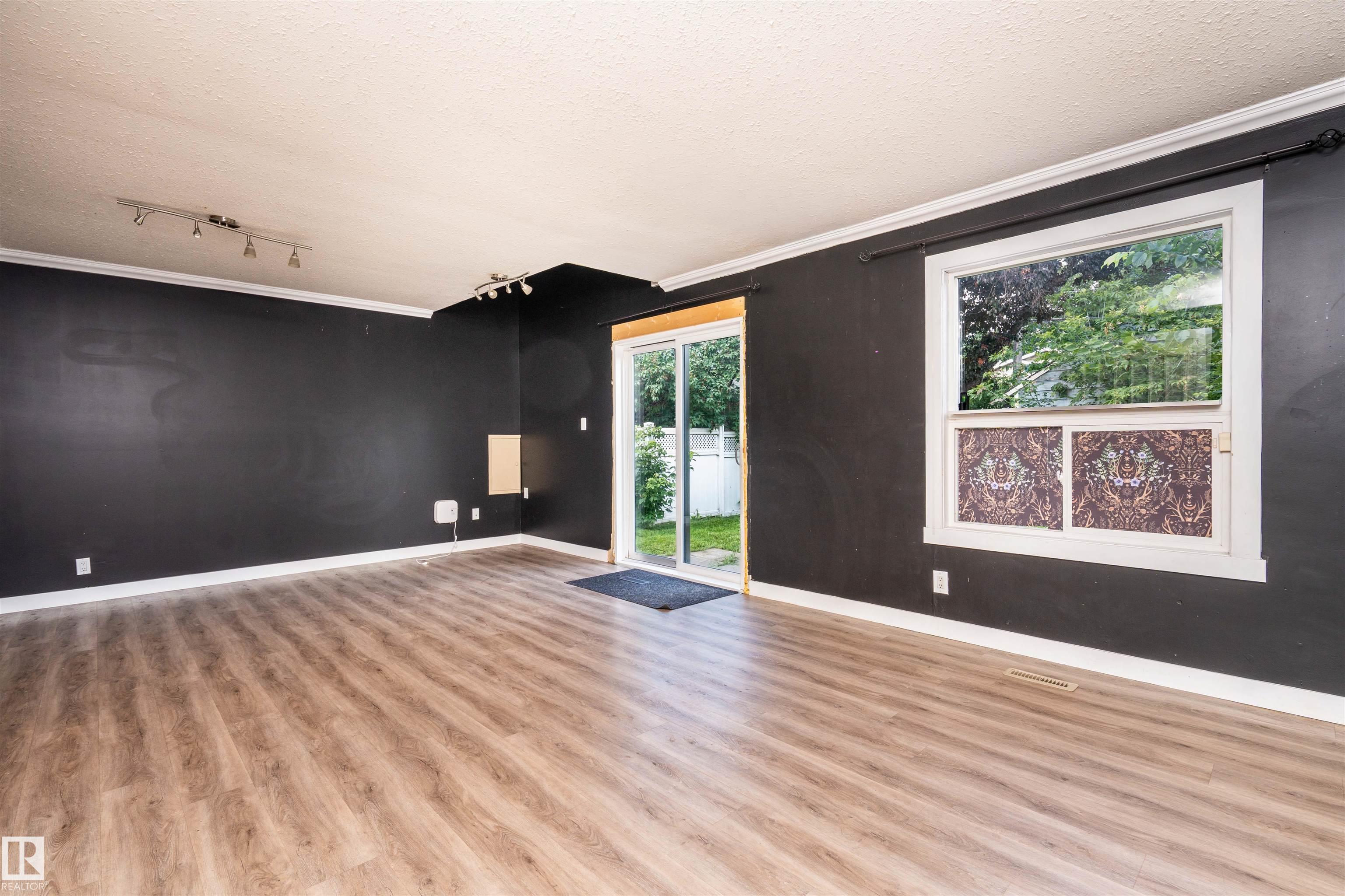Fourth View of 10330 76 Street, Forest Heights (Edmonton), Edmonton, Alberta, T6A 3A7