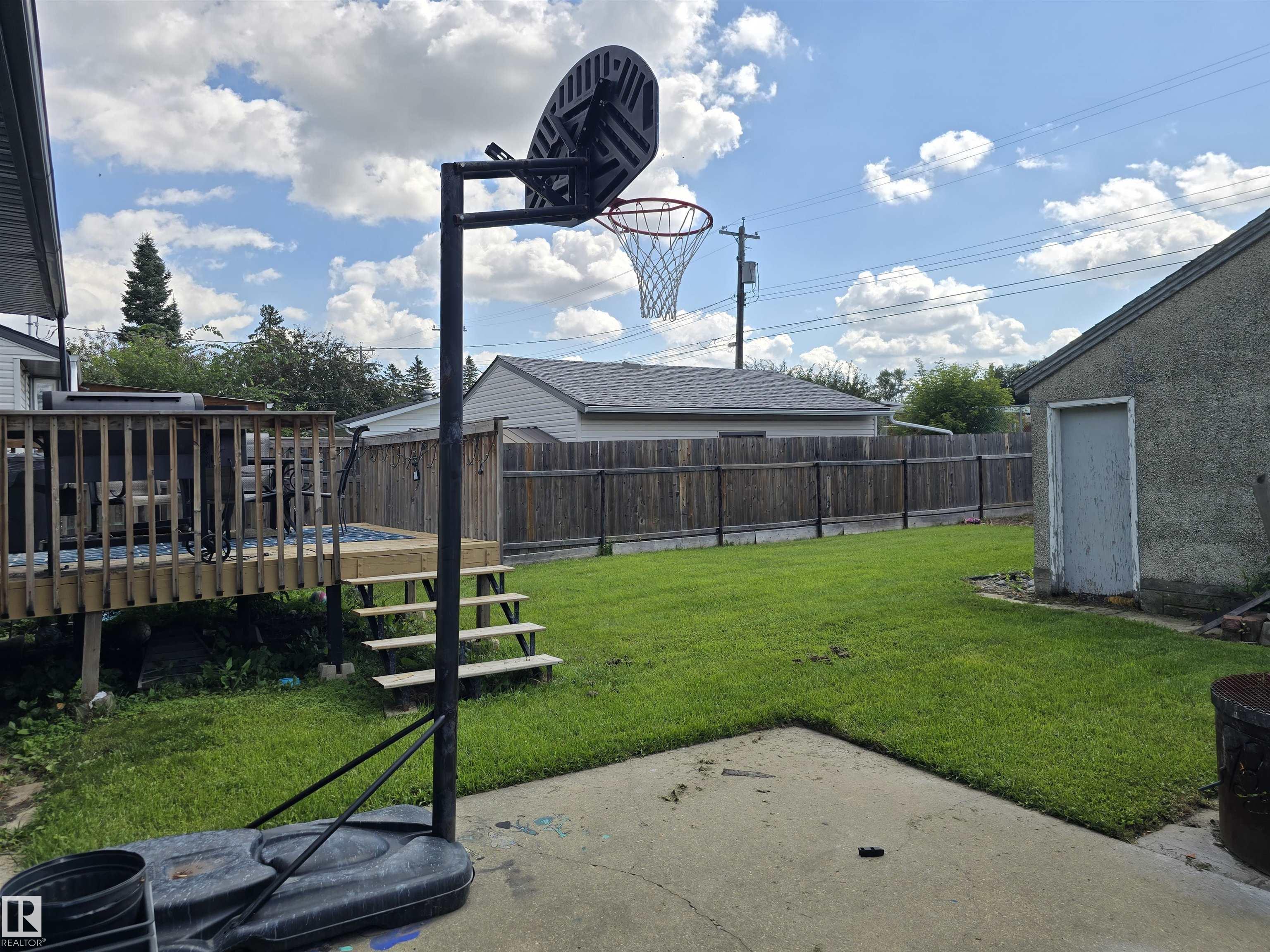 Third View of 4033 117 Avenue NW, Beverly Heights, Edmonton, Alberta, T5W 0Y1