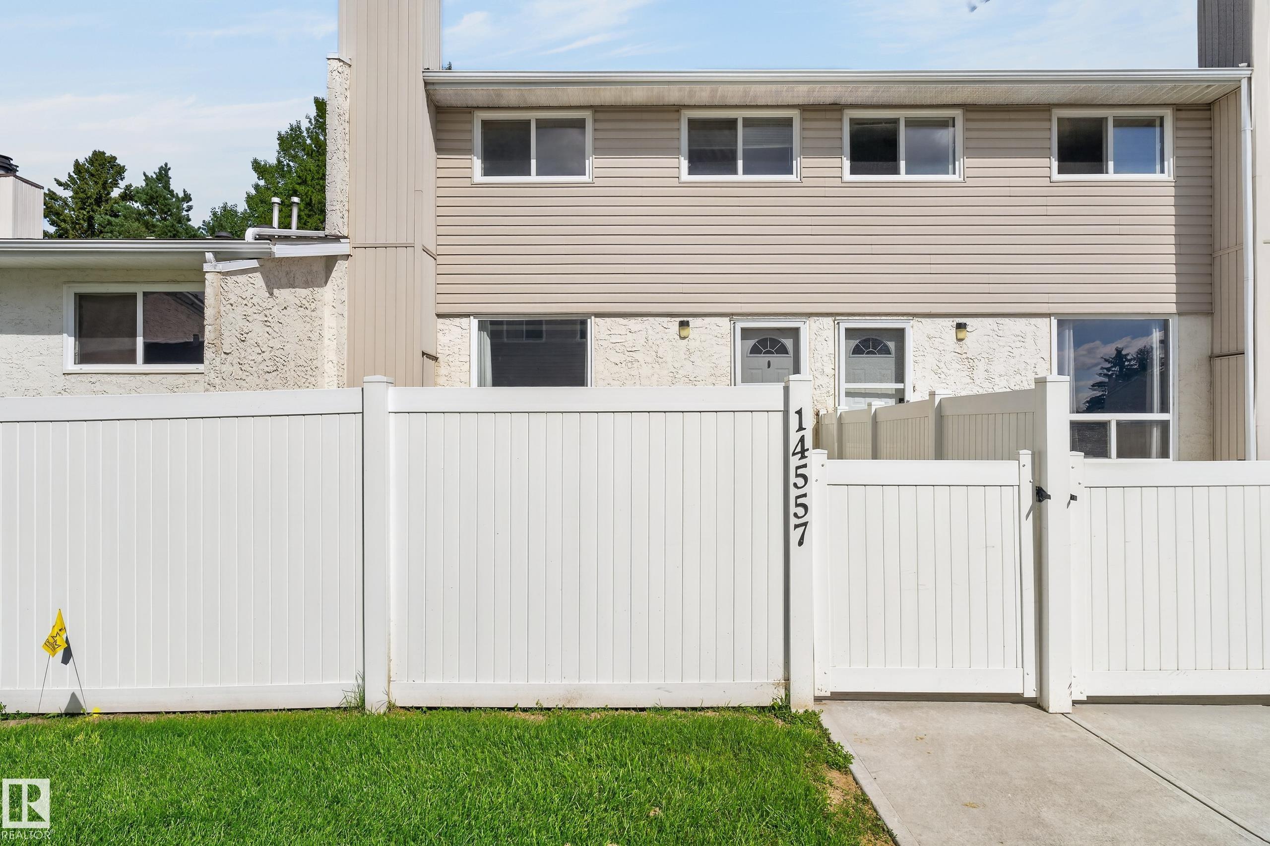 Second View of 14557 121 Street, Caernarvon, Edmonton, Alberta, T5X 2S2