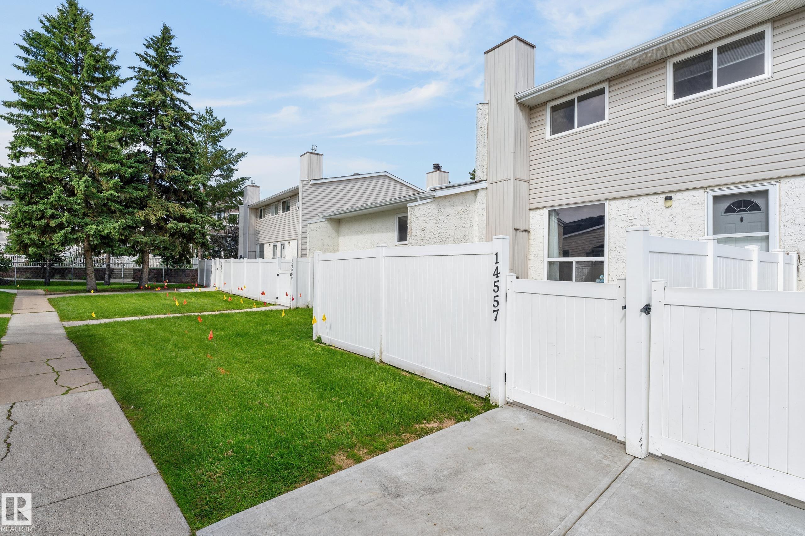 Third View of 14557 121 Street, Caernarvon, Edmonton, Alberta, T5X 2S2