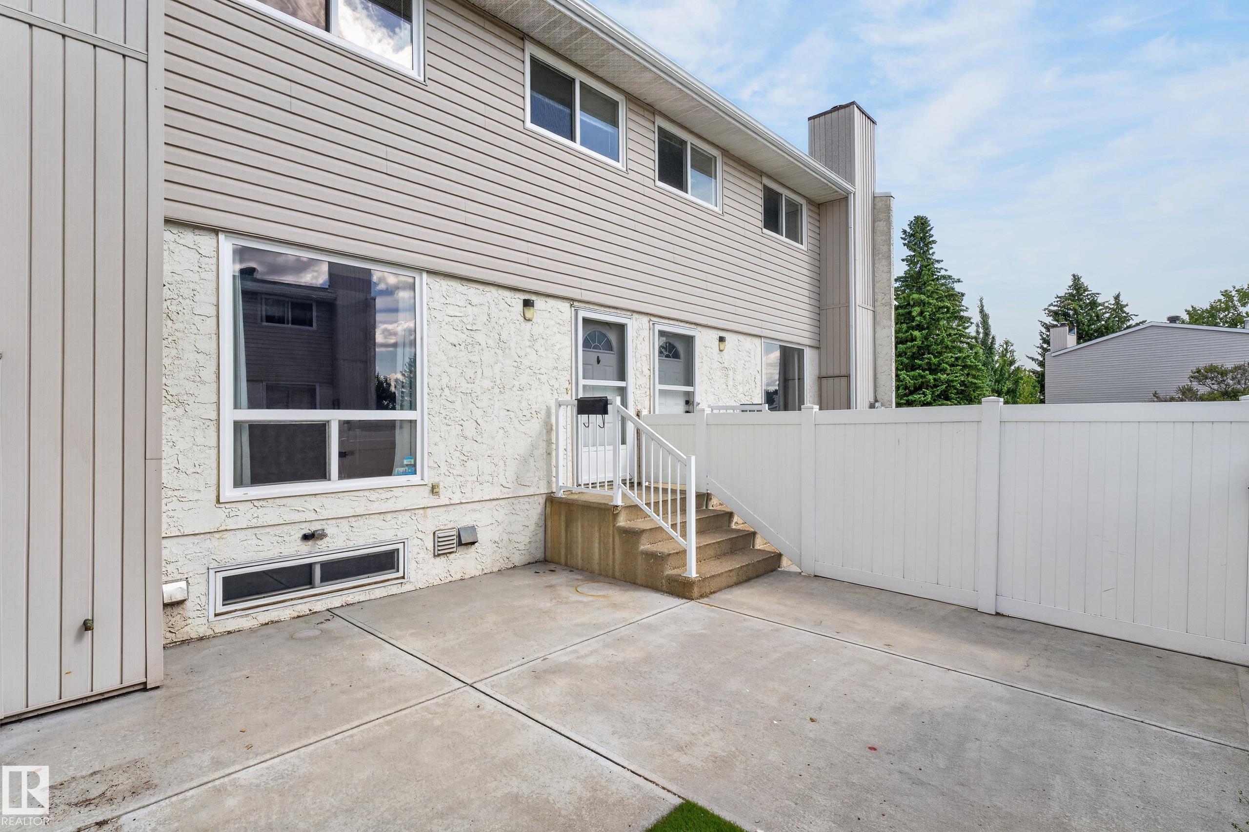Fourth View of 14557 121 Street, Caernarvon, Edmonton, Alberta, T5X 2S2
