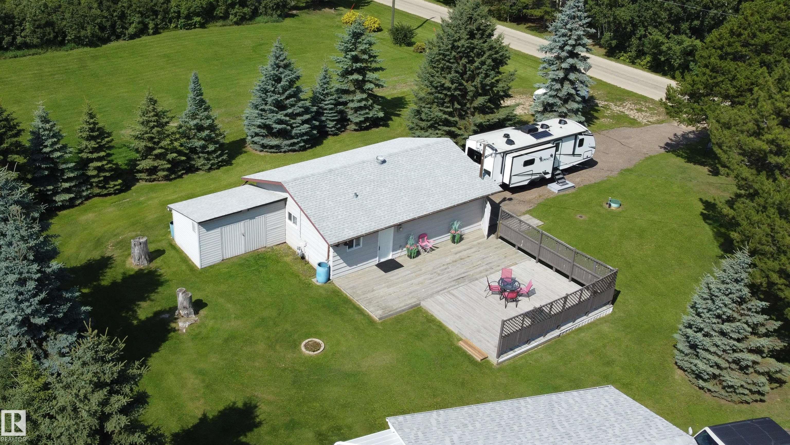 38 Lakeshore Drive, E4504436, Alberta,