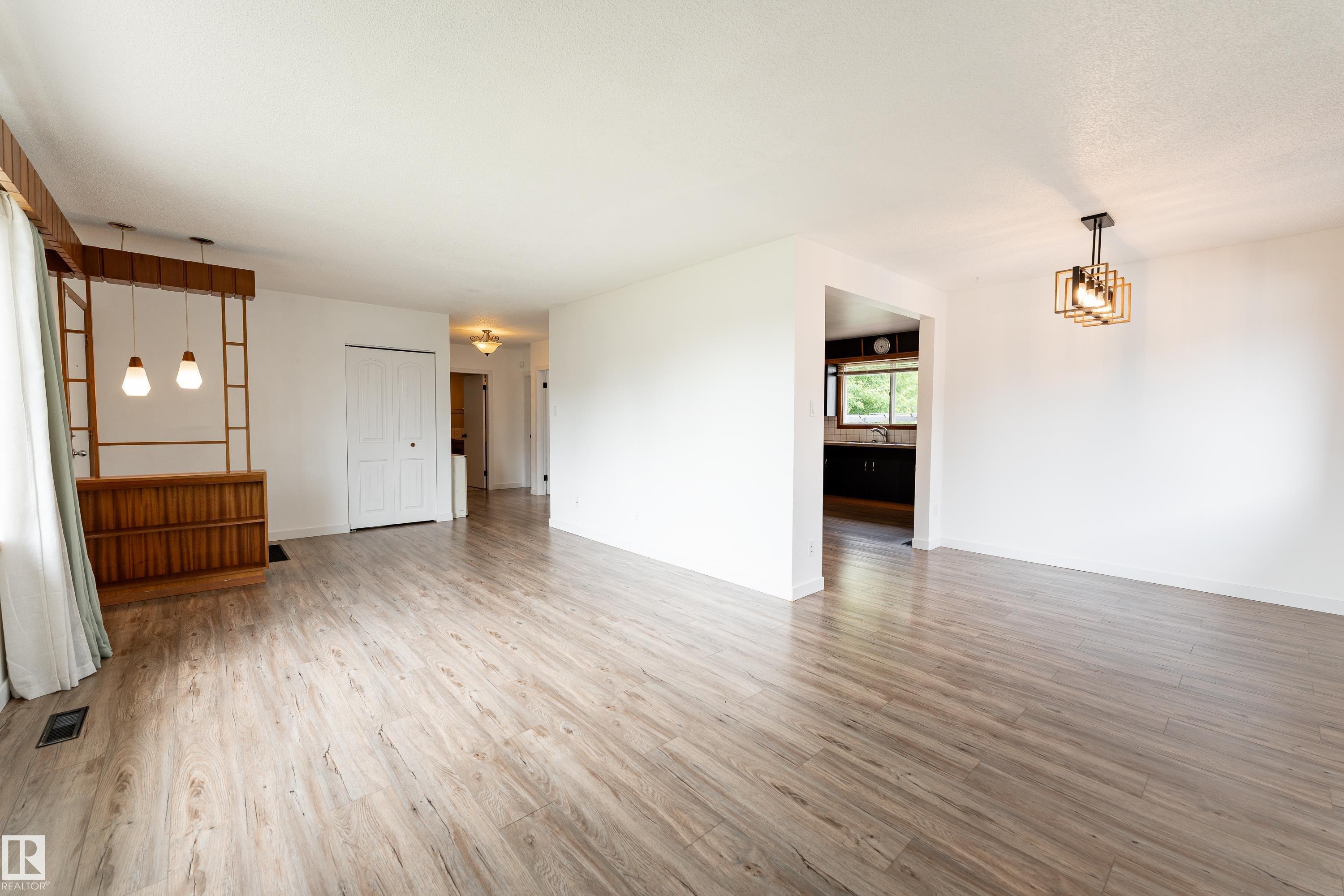Fourth View of 7120 139 Avenue, Kildare, Edmonton, Alberta, T5C 2M2