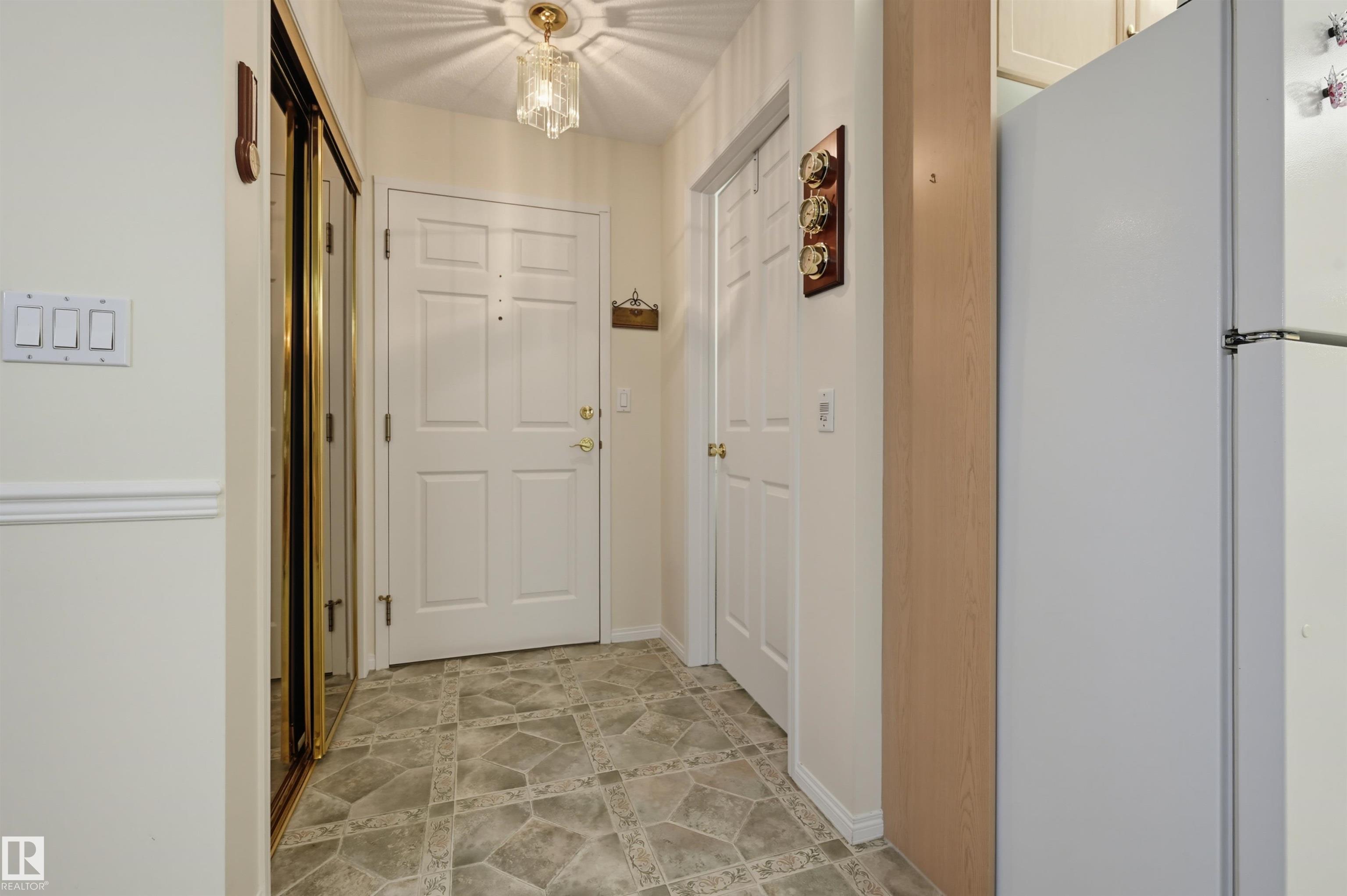 Fourth View of 211 10915 21 Avenue, Keheewin, Edmonton, Alberta, T6J 6X2