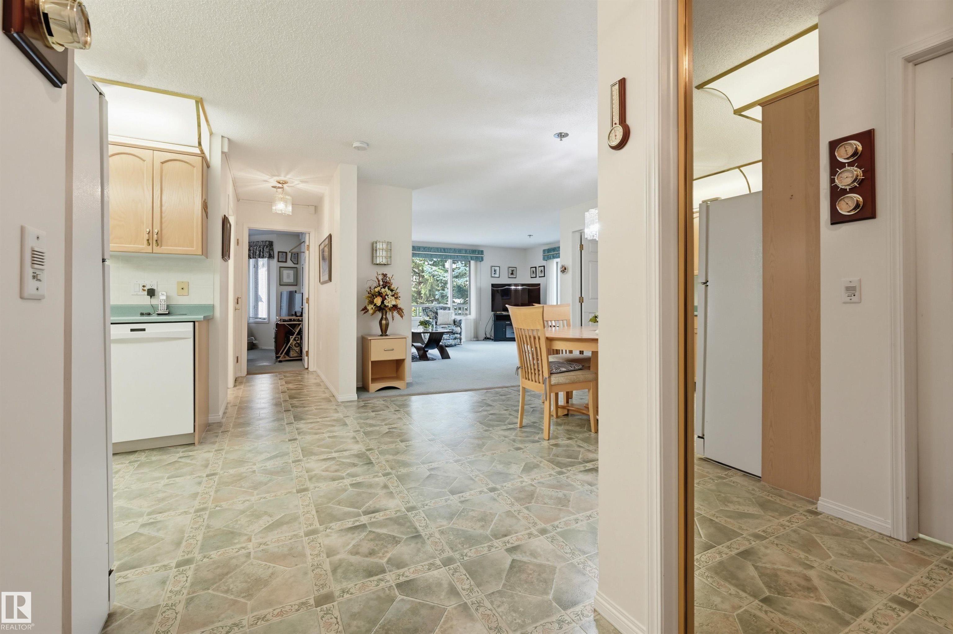 Fifth View of 211 10915 21 Avenue, Keheewin, Edmonton, Alberta, T6J 6X2