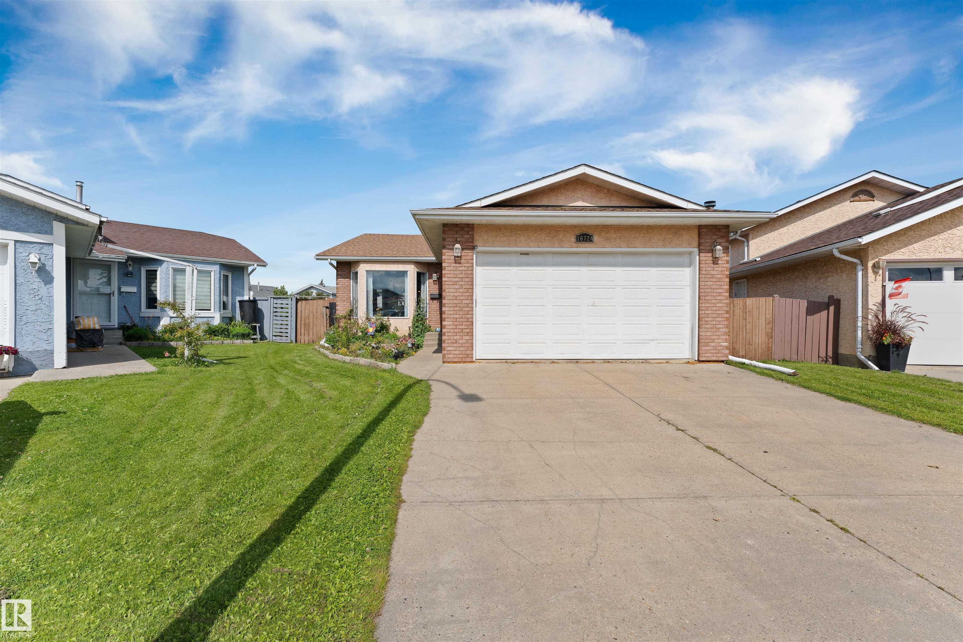 Second View of 16724 88 ST, Klarvatten, Edmonton, Alberta, T5Z 2X3