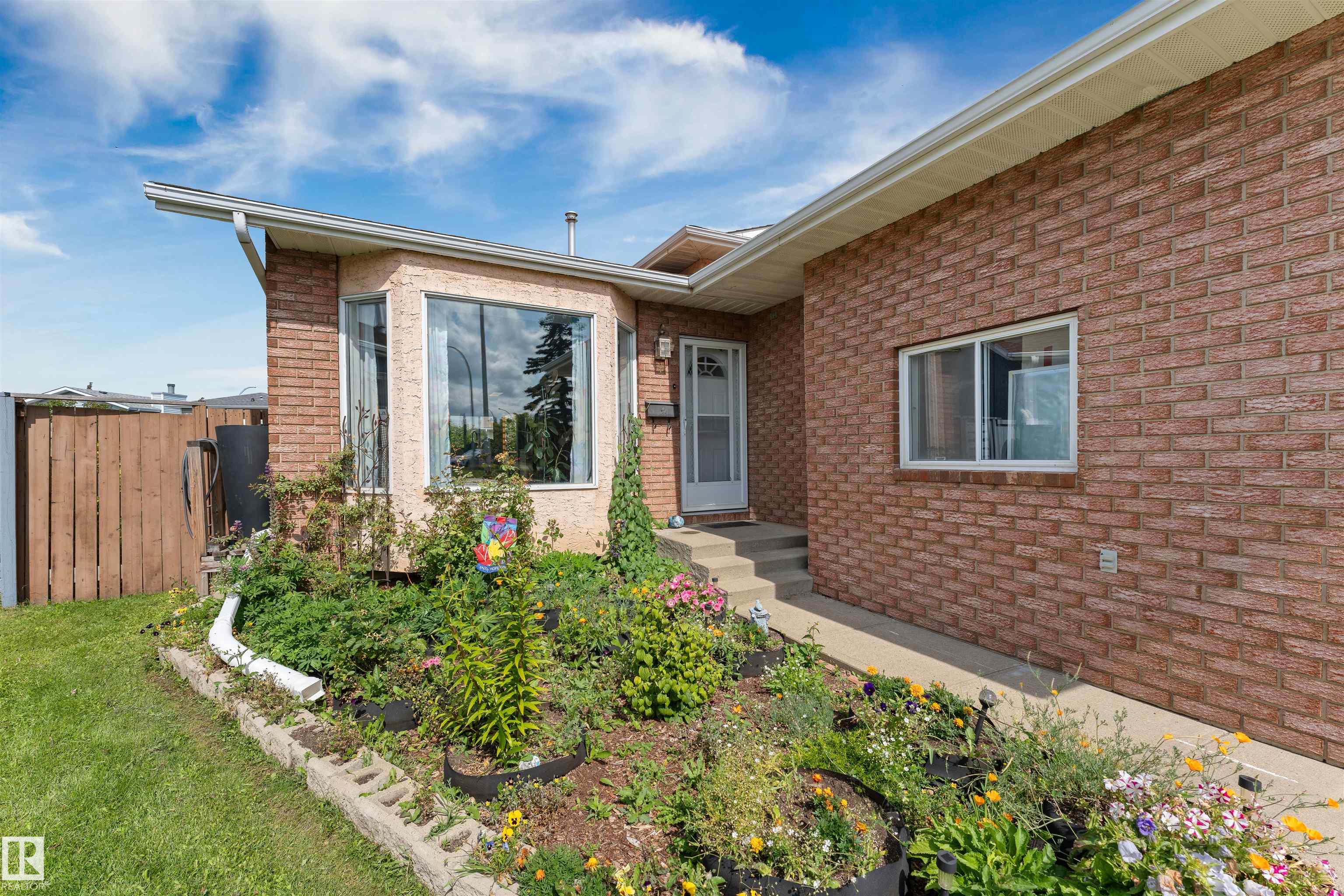 Third View of 16724 88 ST, Klarvatten, Edmonton, Alberta, T5Z 2X3
