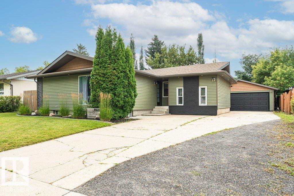 9025 95 Avenue, E4504563, Alberta,