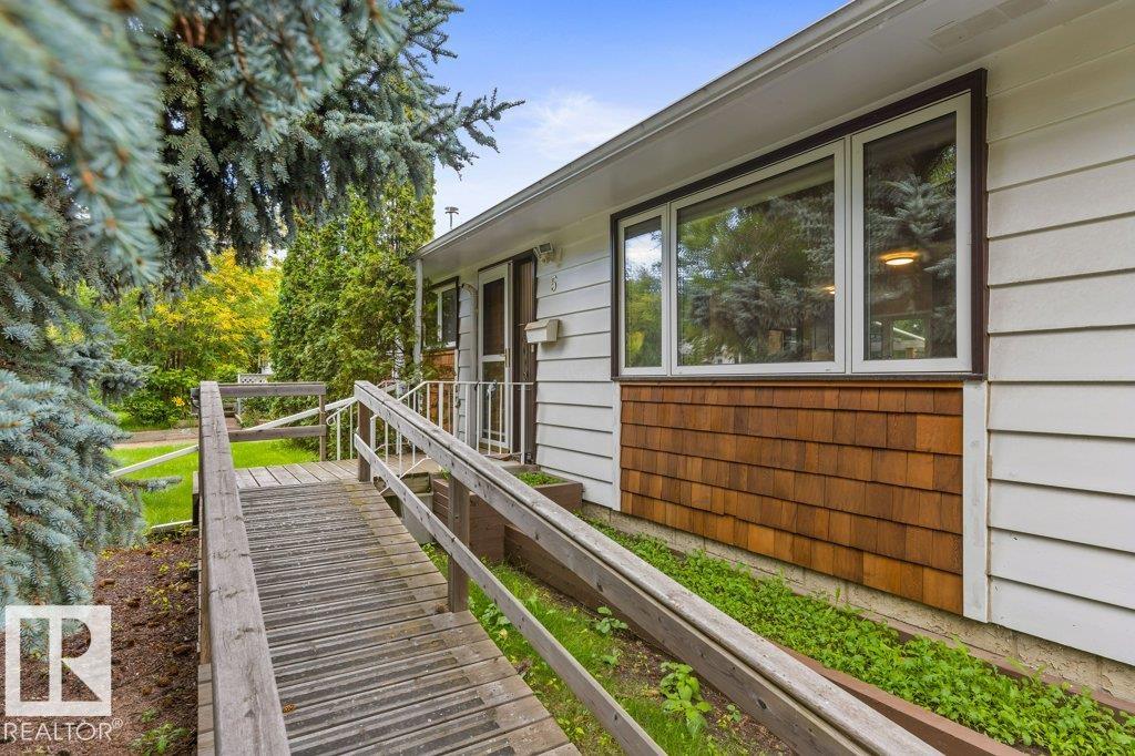 Second View of 5 GILLIAN Crescent, Grandin, St. Albert, Alberta, T8N 0V9