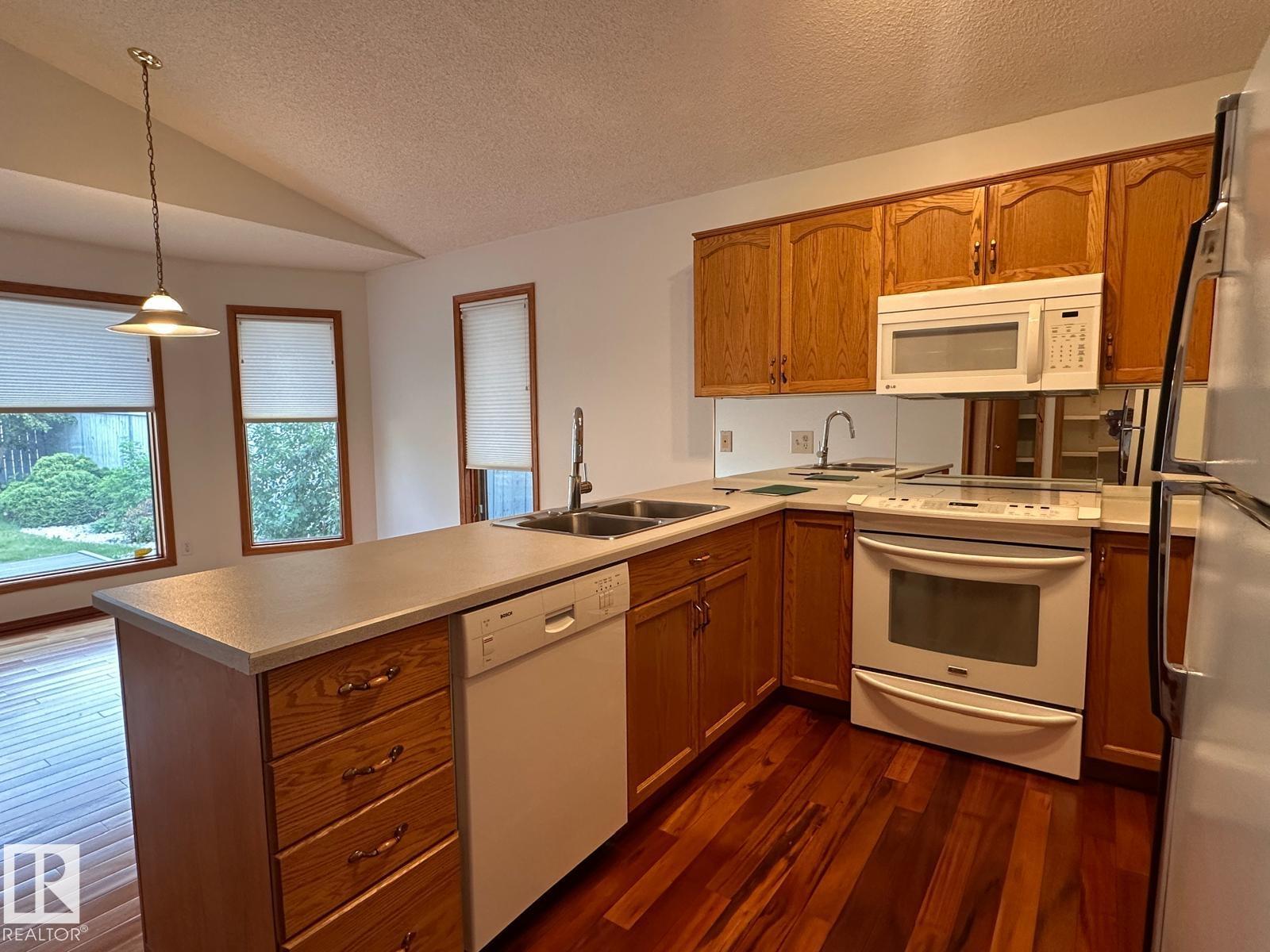 Third View of 643 JENNER COVE Cove, Jackson Heights, Edmonton, Alberta, T6L 6S1