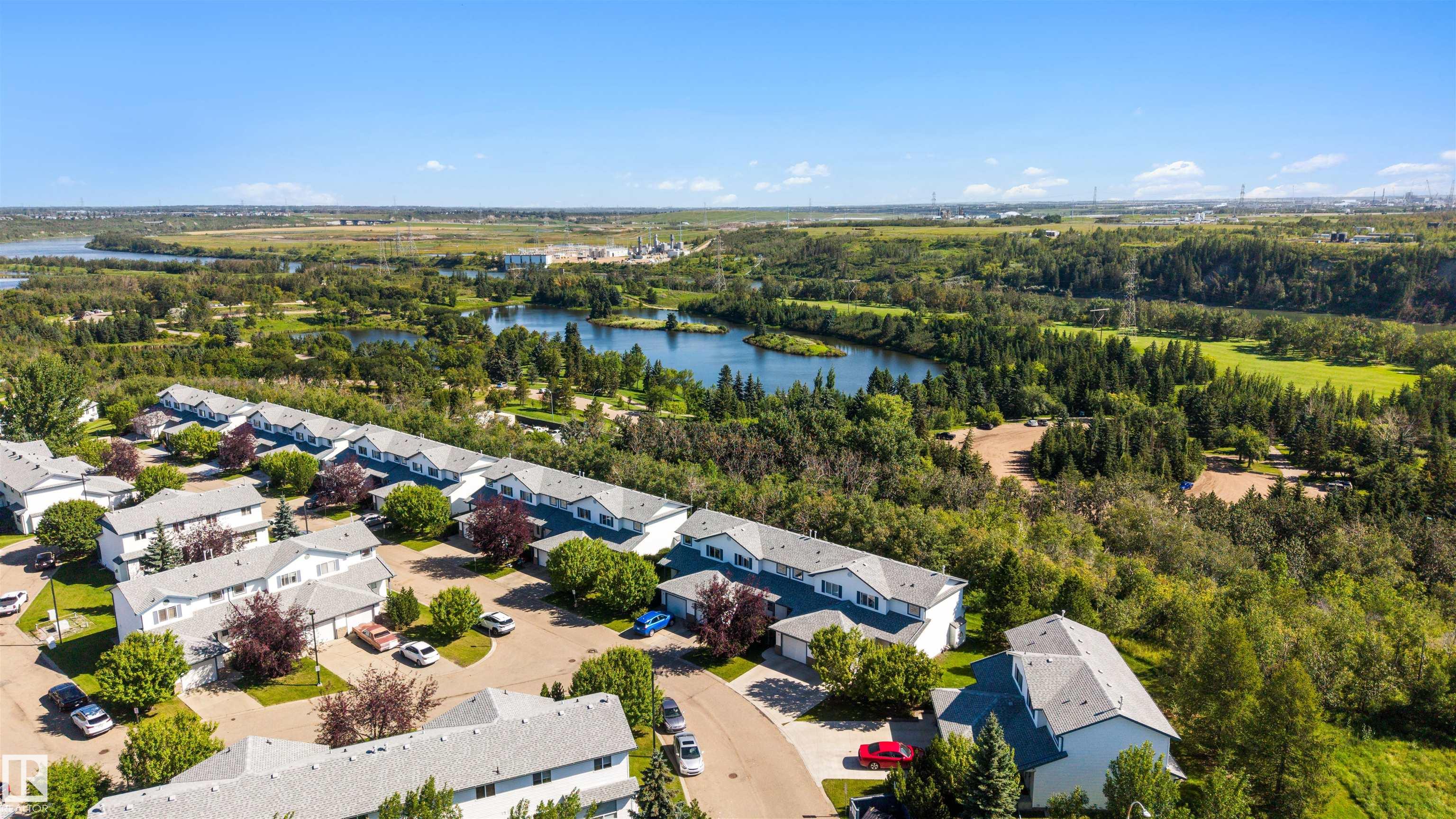 Second View of 3 450 HYNDMAN Crescent, Canon Ridge, Edmonton, Alberta, T5A 0E2