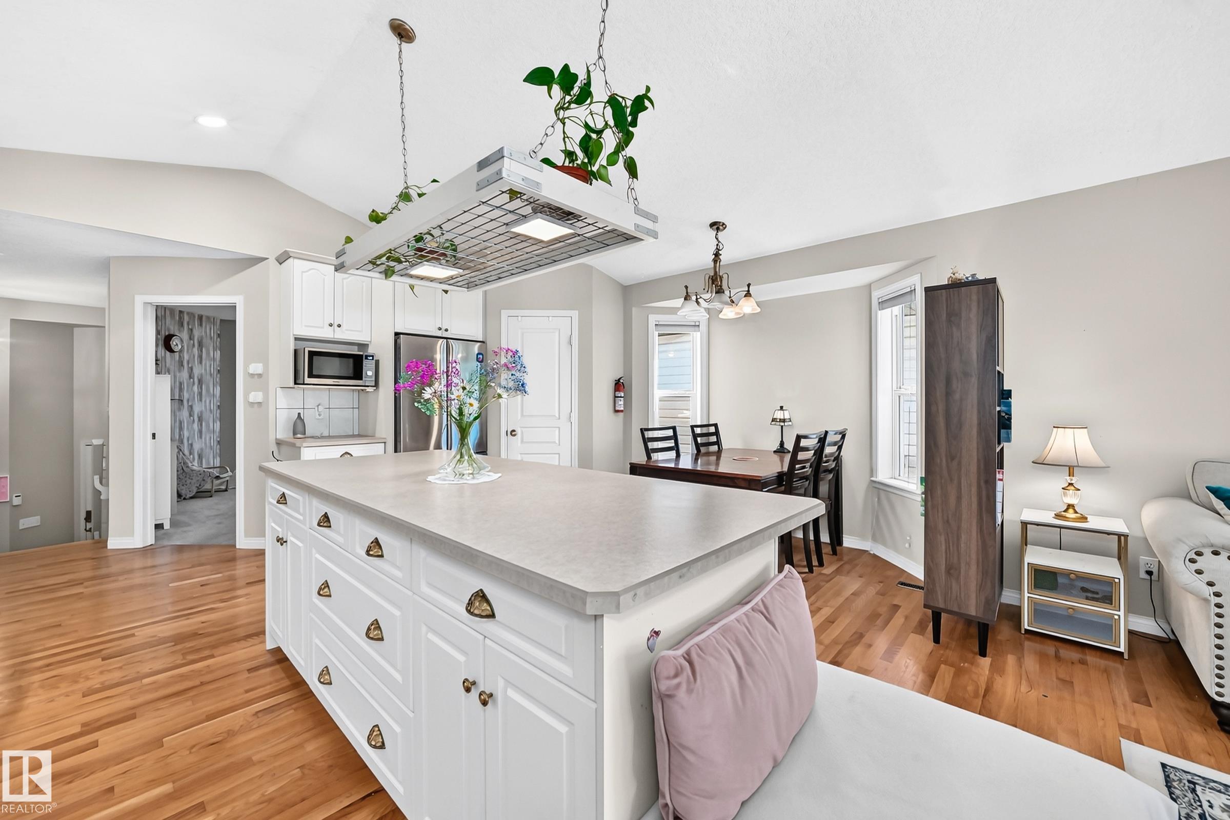 Fourth View of 4210 37 Avenue, Kiniski Gardens, Edmonton, Alberta, T6L 7C3
