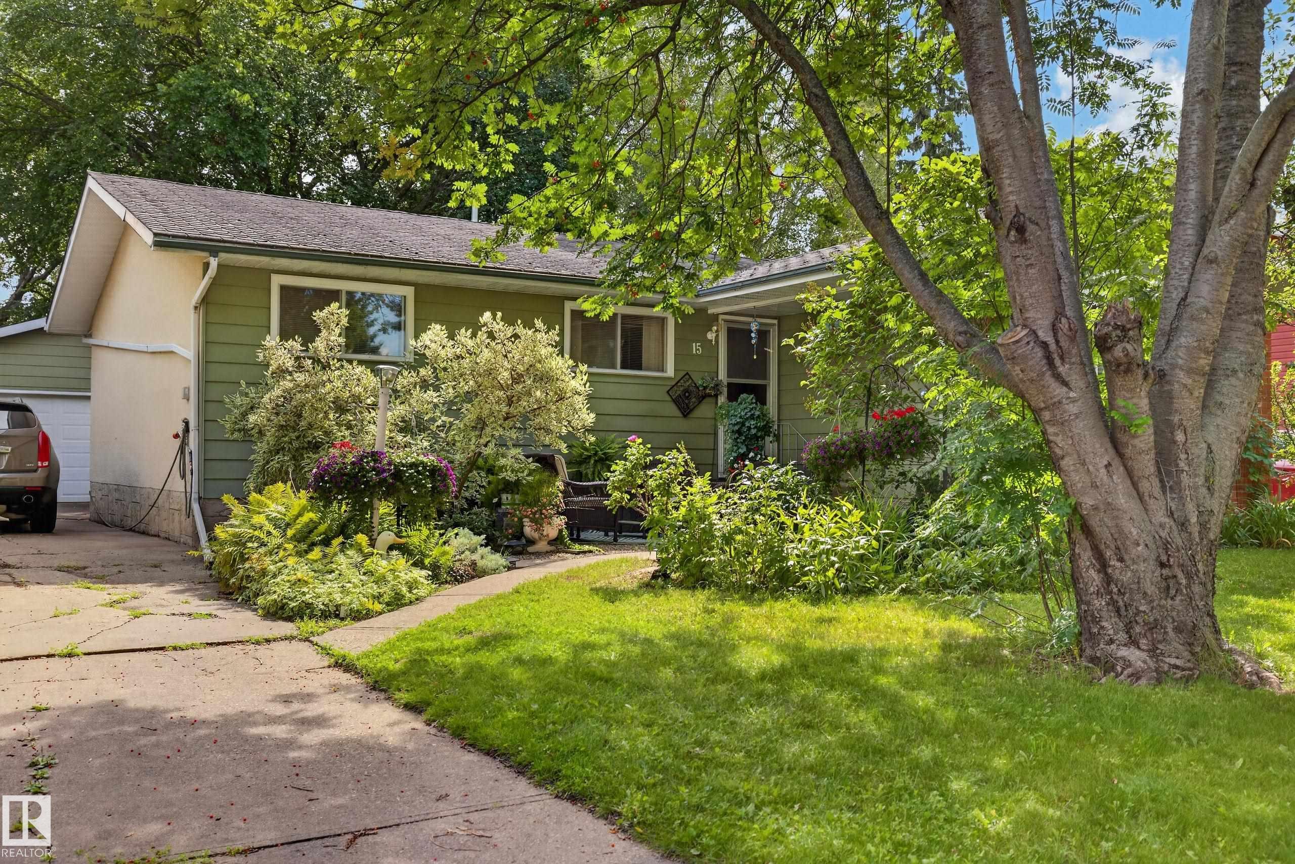 Main View of 15 LINWOOD Crescent, Lacombe Park, St. Albert, Alberta, T8N 1P6