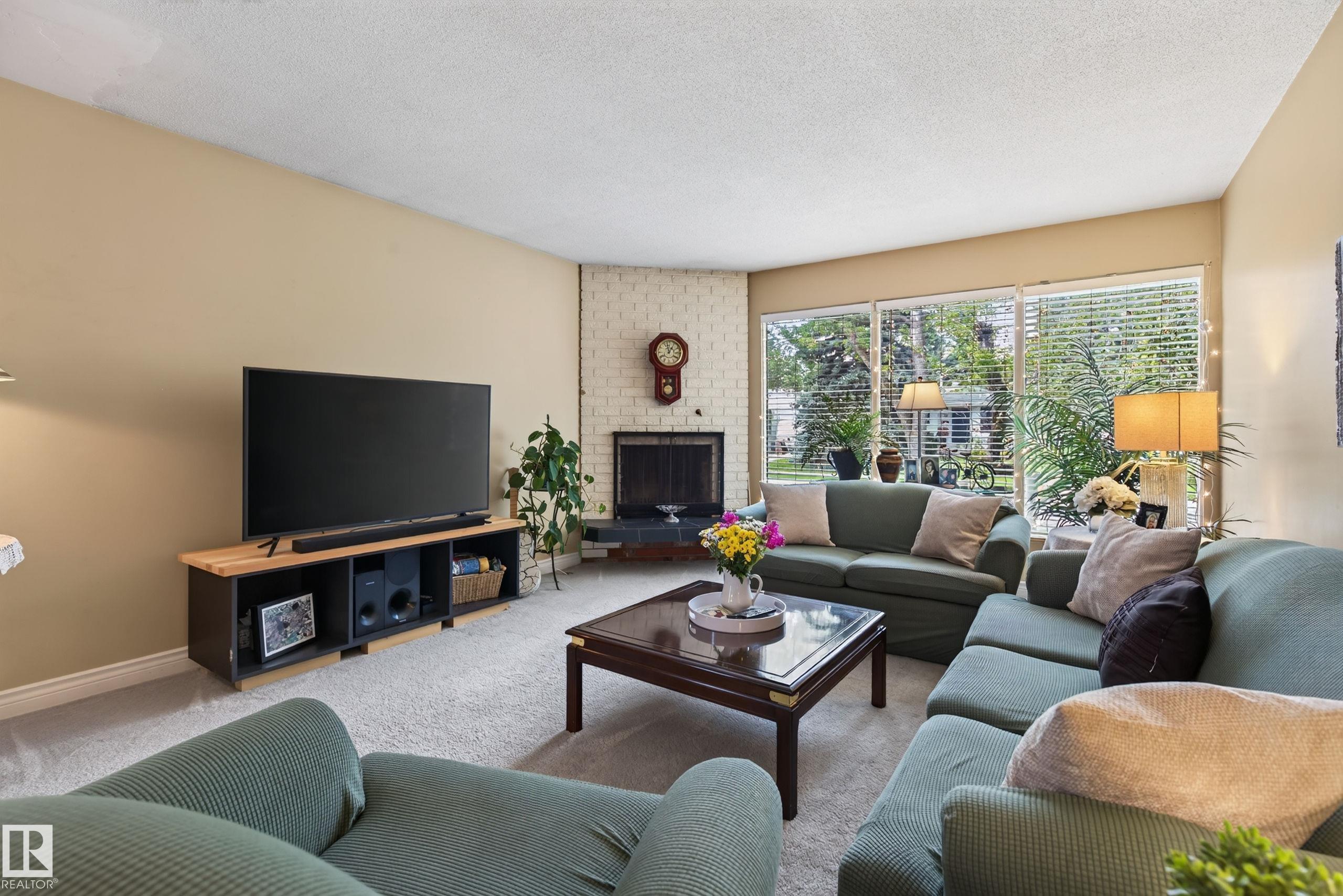 Third View of 15 LINWOOD Crescent, Lacombe Park, St. Albert, Alberta, T8N 1P6