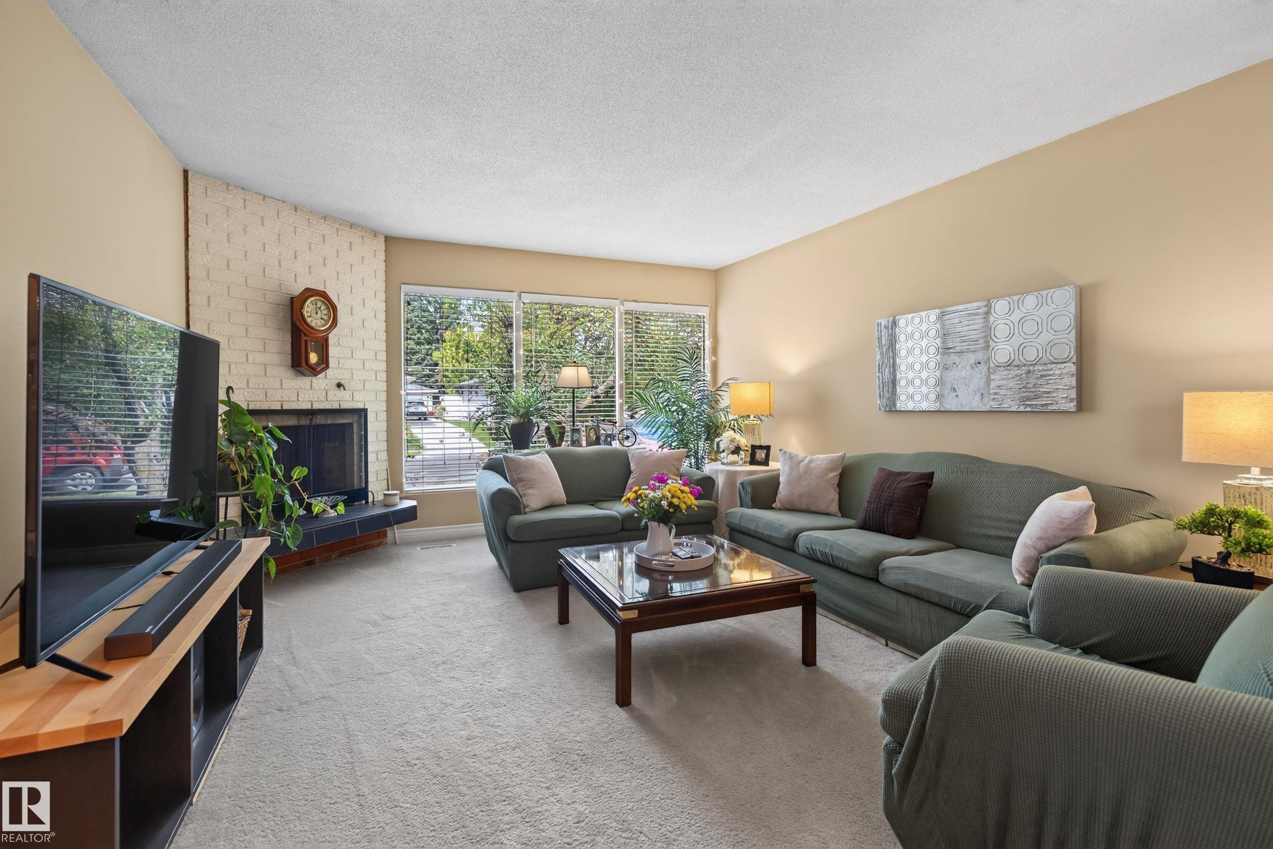 Fourth View of 15 LINWOOD Crescent, Lacombe Park, St. Albert, Alberta, T8N 1P6