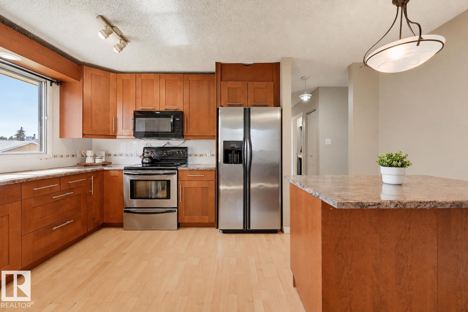 Second View of 6768 39 Avenue, Michaels Park, Edmonton, Alberta, T6K 1T8