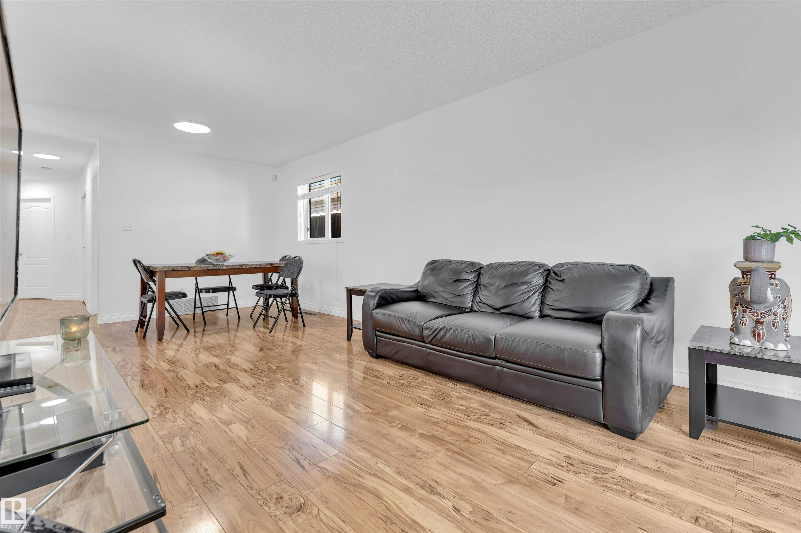 Fourth View of 274 KIRKWOOD Avenue, Kiniski Gardens, Edmonton, Alberta, T6L 5A8