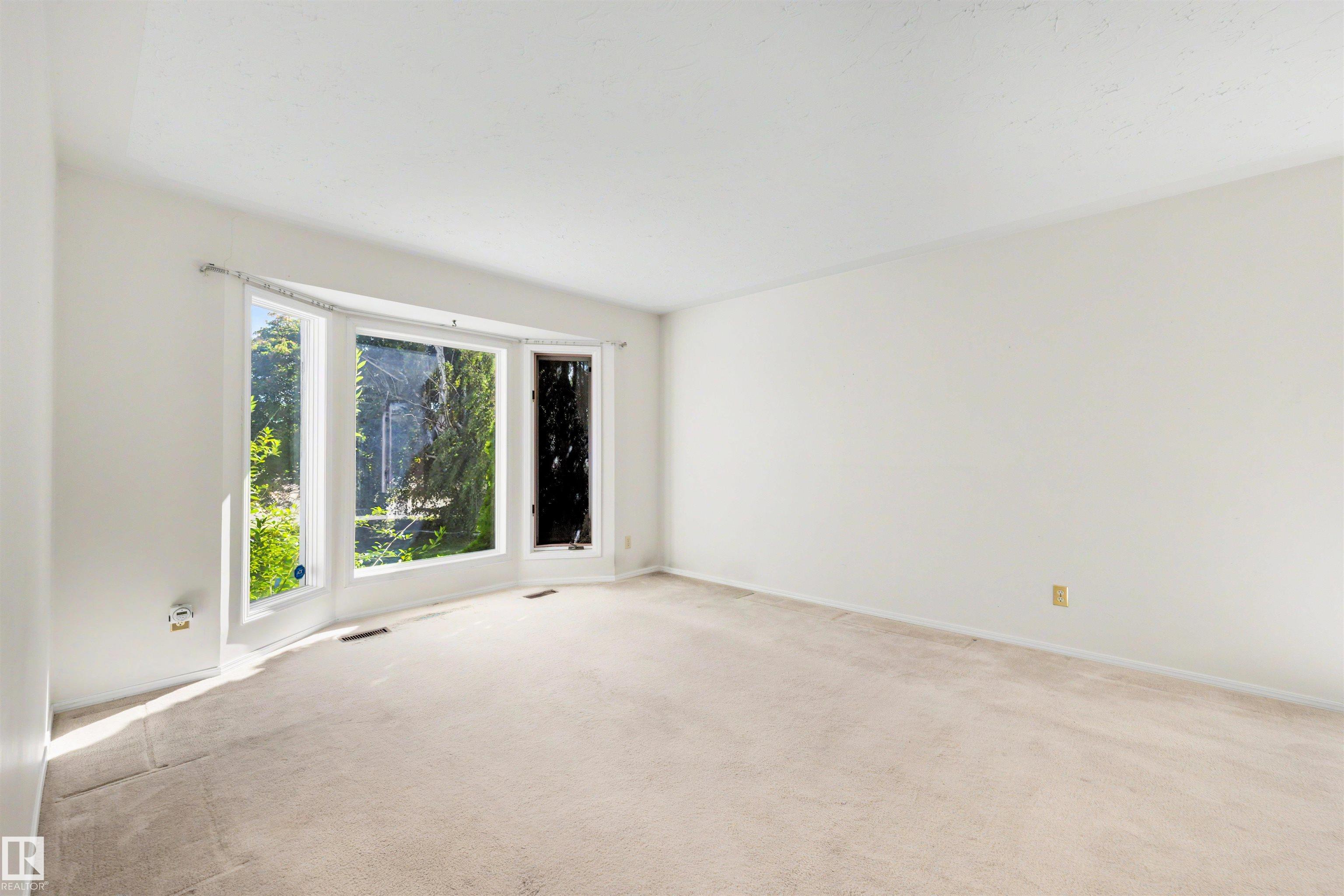 Third View of 4 BLUE QUILL Crescent, Blue Quill Estates, Edmonton, Alberta, T6J 6C2