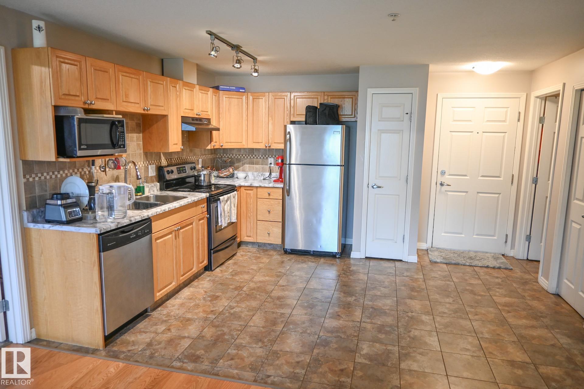 Fifth View of 316 5005 165 Avenue, Hollick-Kenyon, Edmonton, Alberta, T5Y 0L8