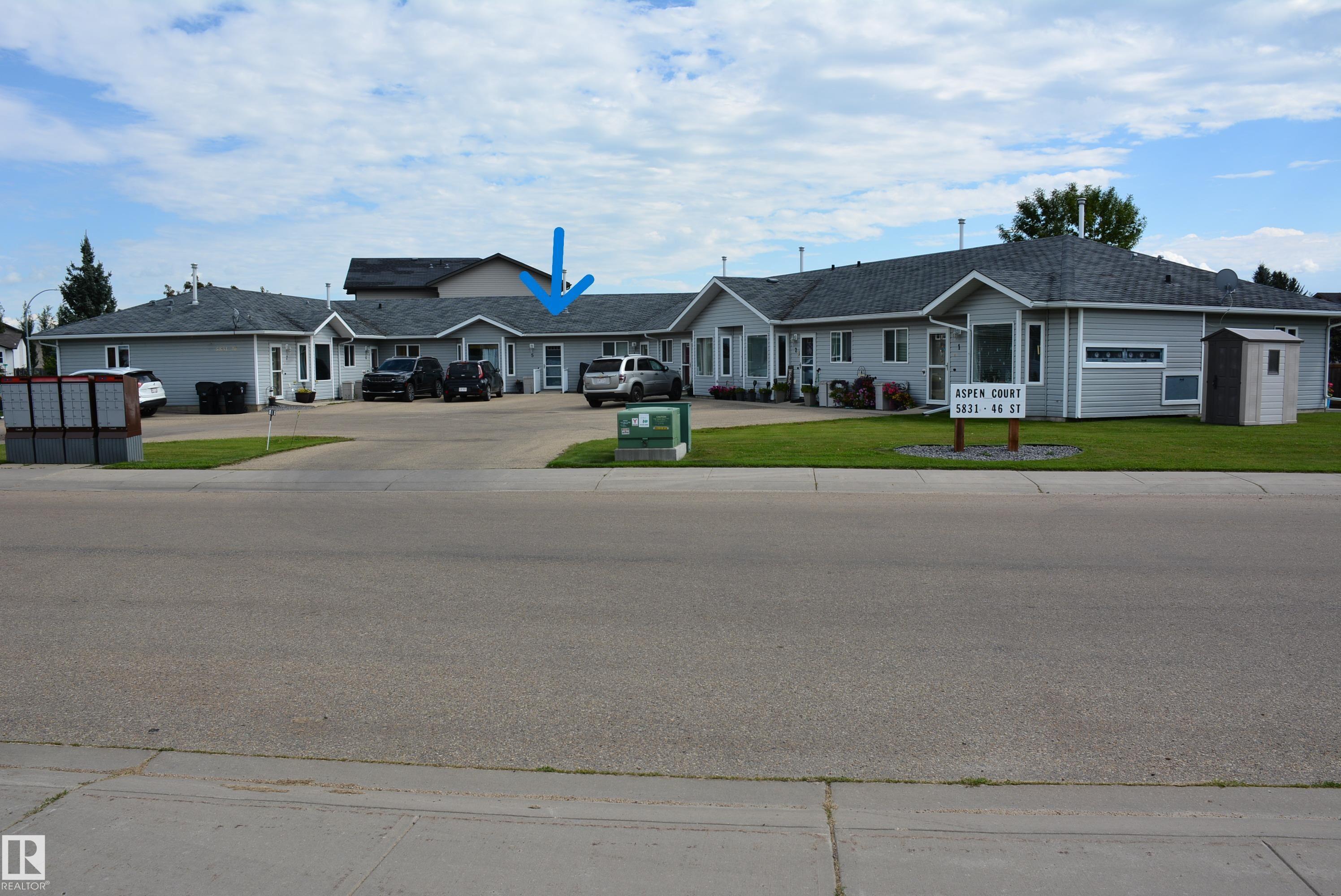 5 5831 46 Street, E4504935, Alberta,