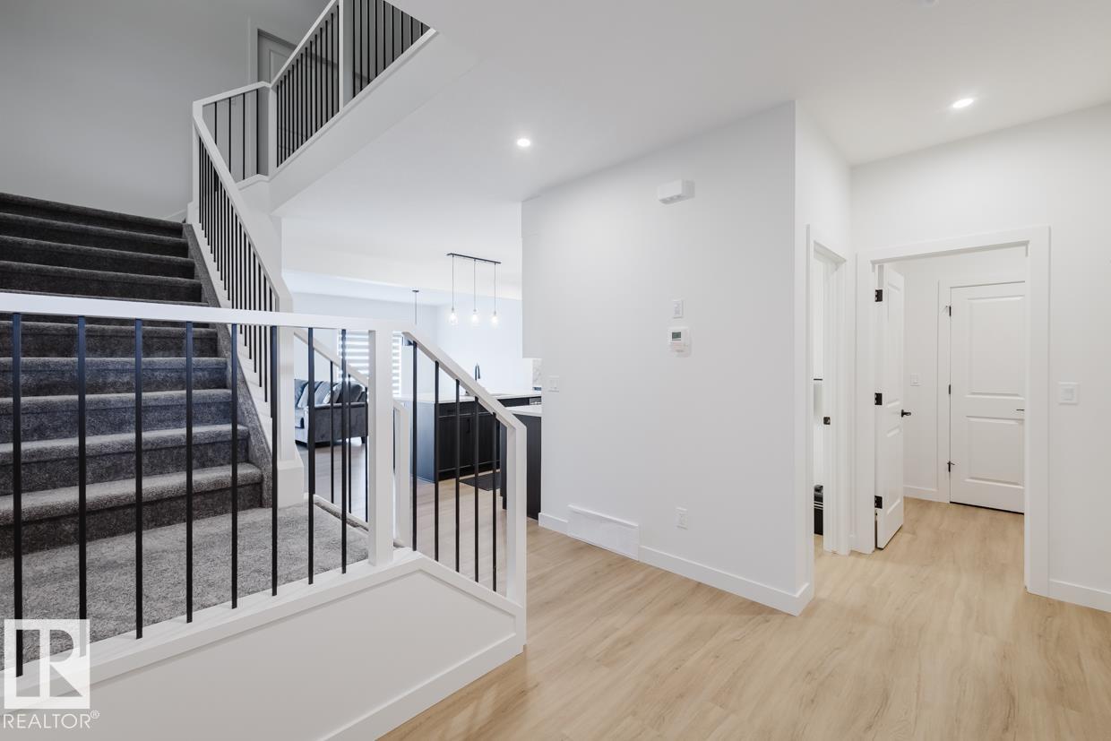 Fifth View of 6411 27 Avenue, Mattson, Edmonton, Alberta, T6X 3G5