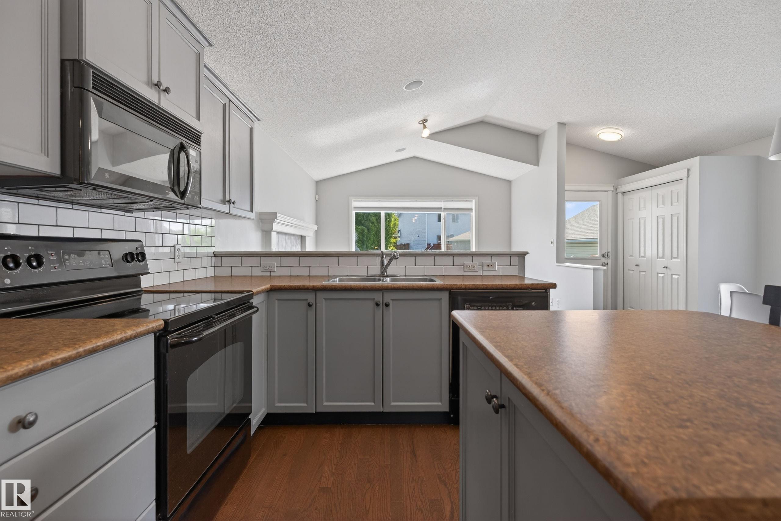 Fifth View of 7815 14 Avenue, Summerside, Edmonton, Alberta, T6X 1H3