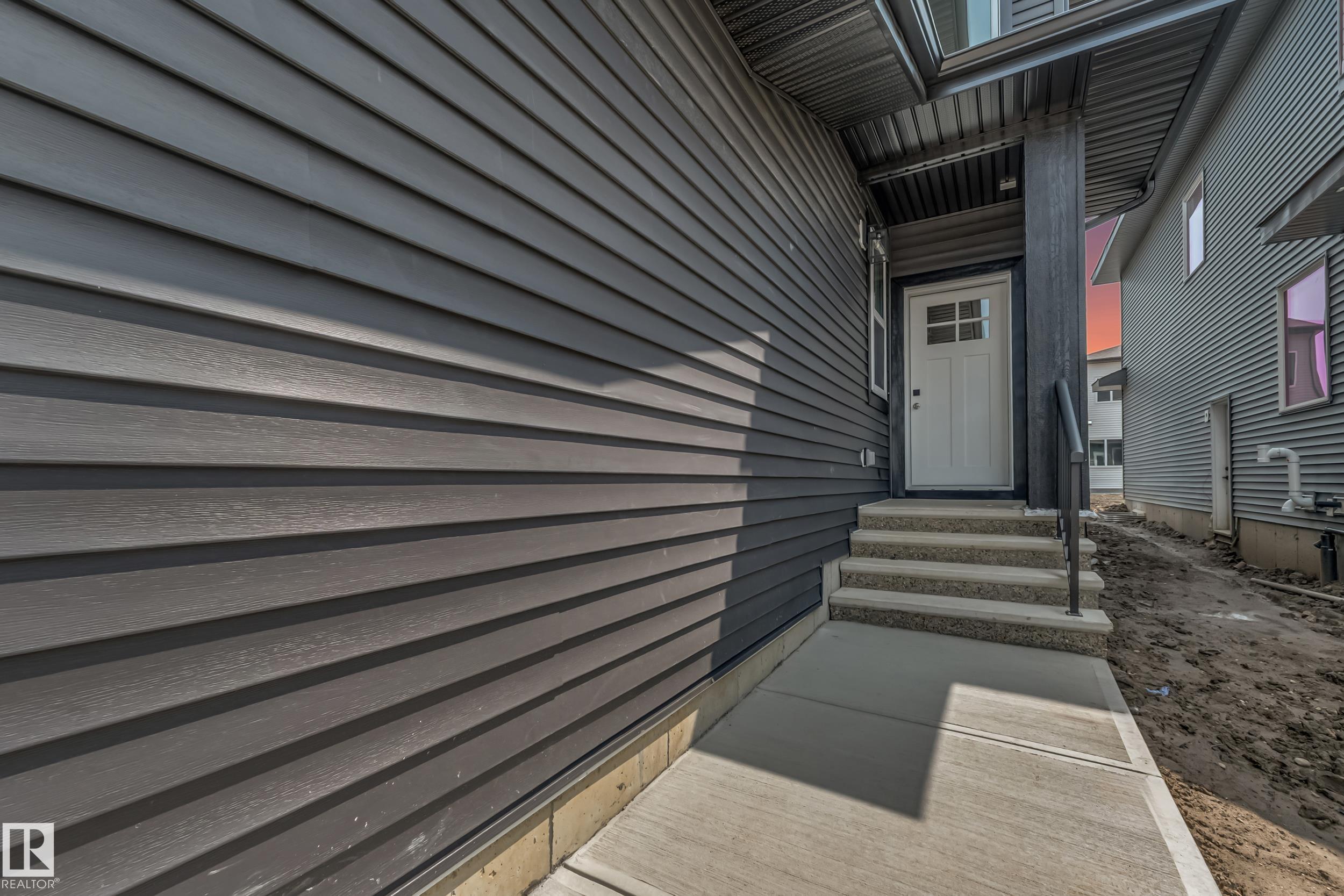 Second View of 4647 17 AVENUE, Meltwater, Edmonton, Alberta, T6X 3N1