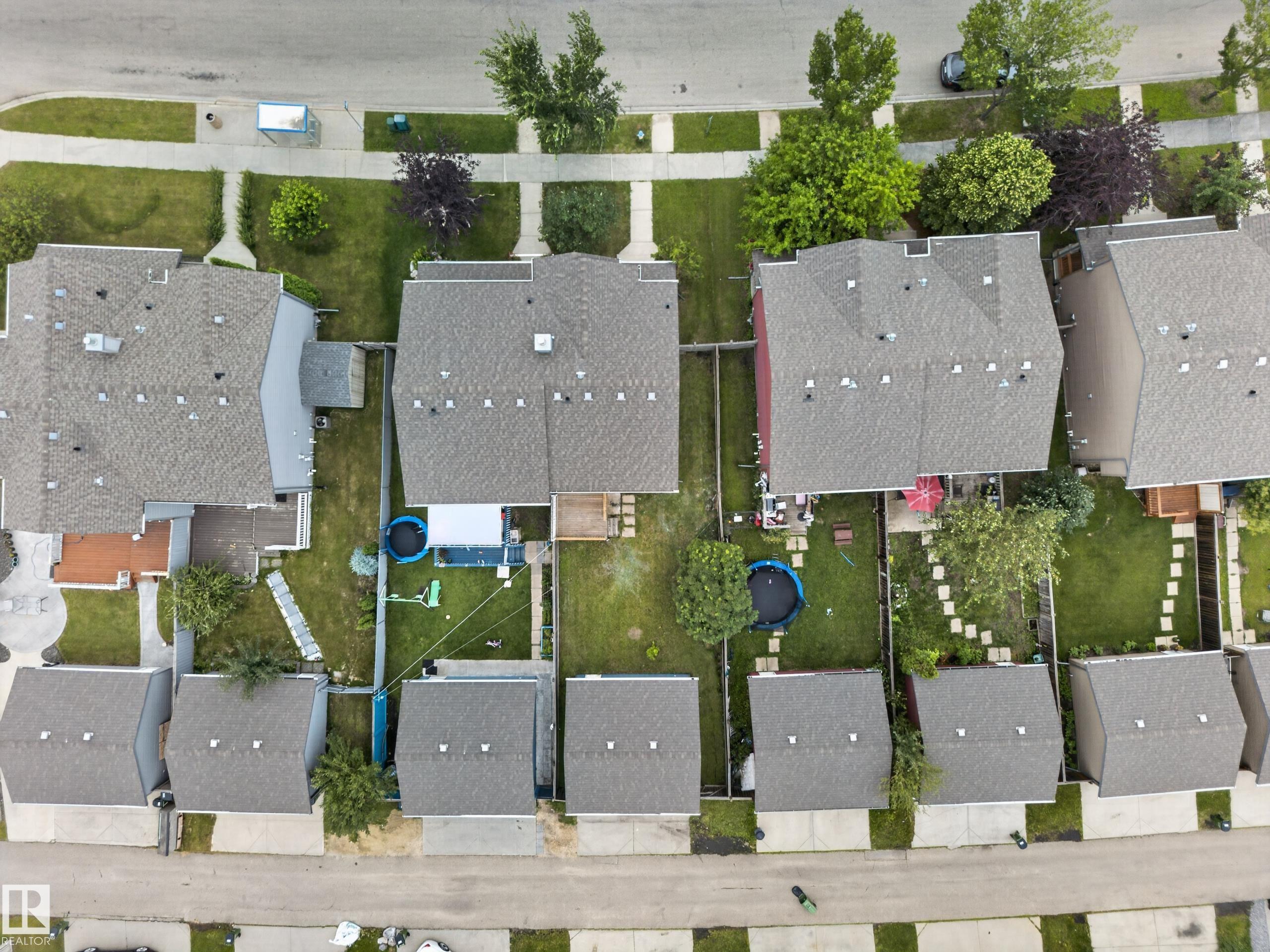 Third View of 2115 32 Street, Laurel, Edmonton, Alberta, T6T 0K4