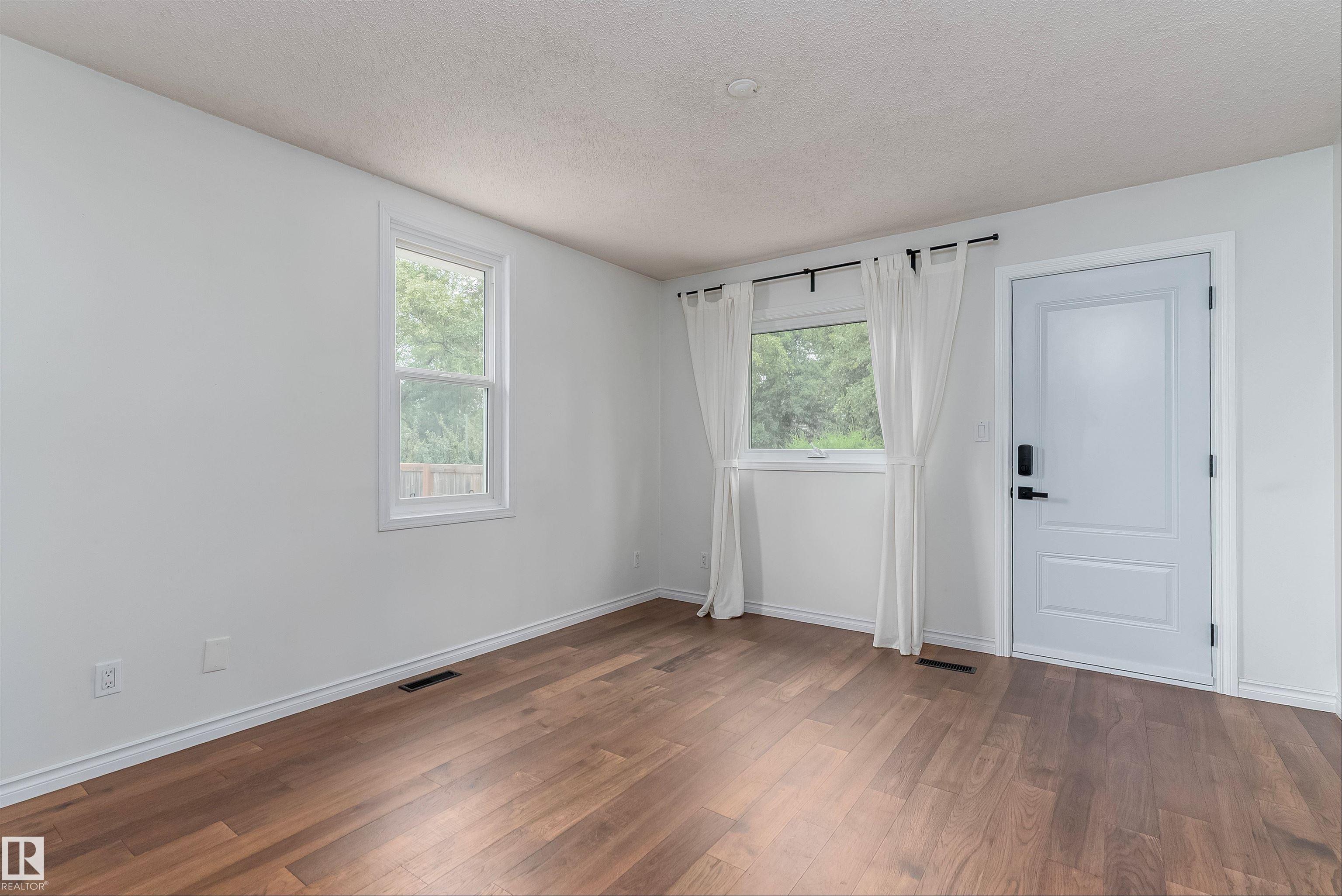 Fourth View of 10941 150 Street, High Park (Edmonton), Edmonton, Alberta, T5P 1R8