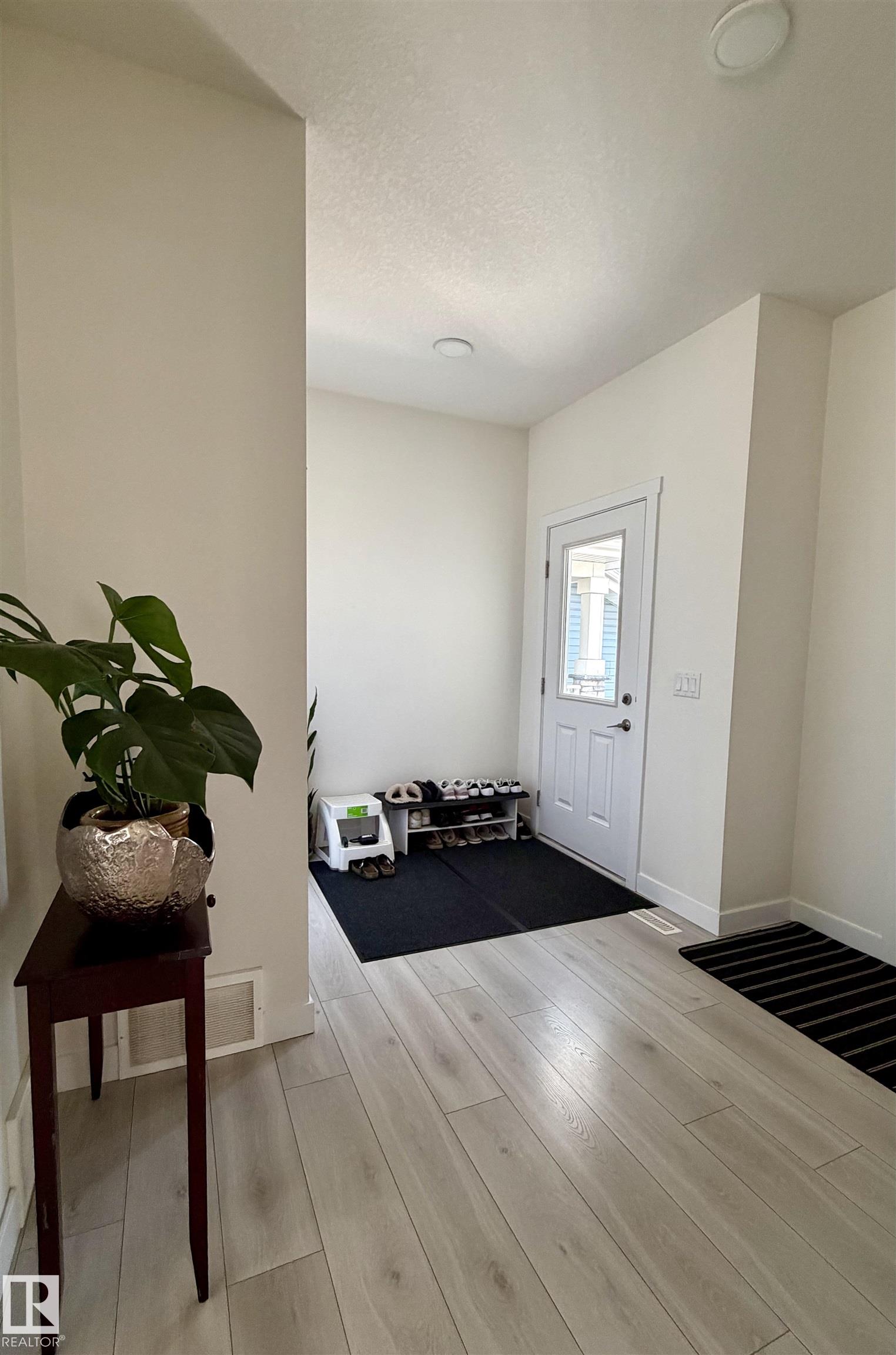 Second View of 85 MEADOWLINK Common, McLaughlin_SPGR, Spruce Grove, Alberta, T7X 2X3