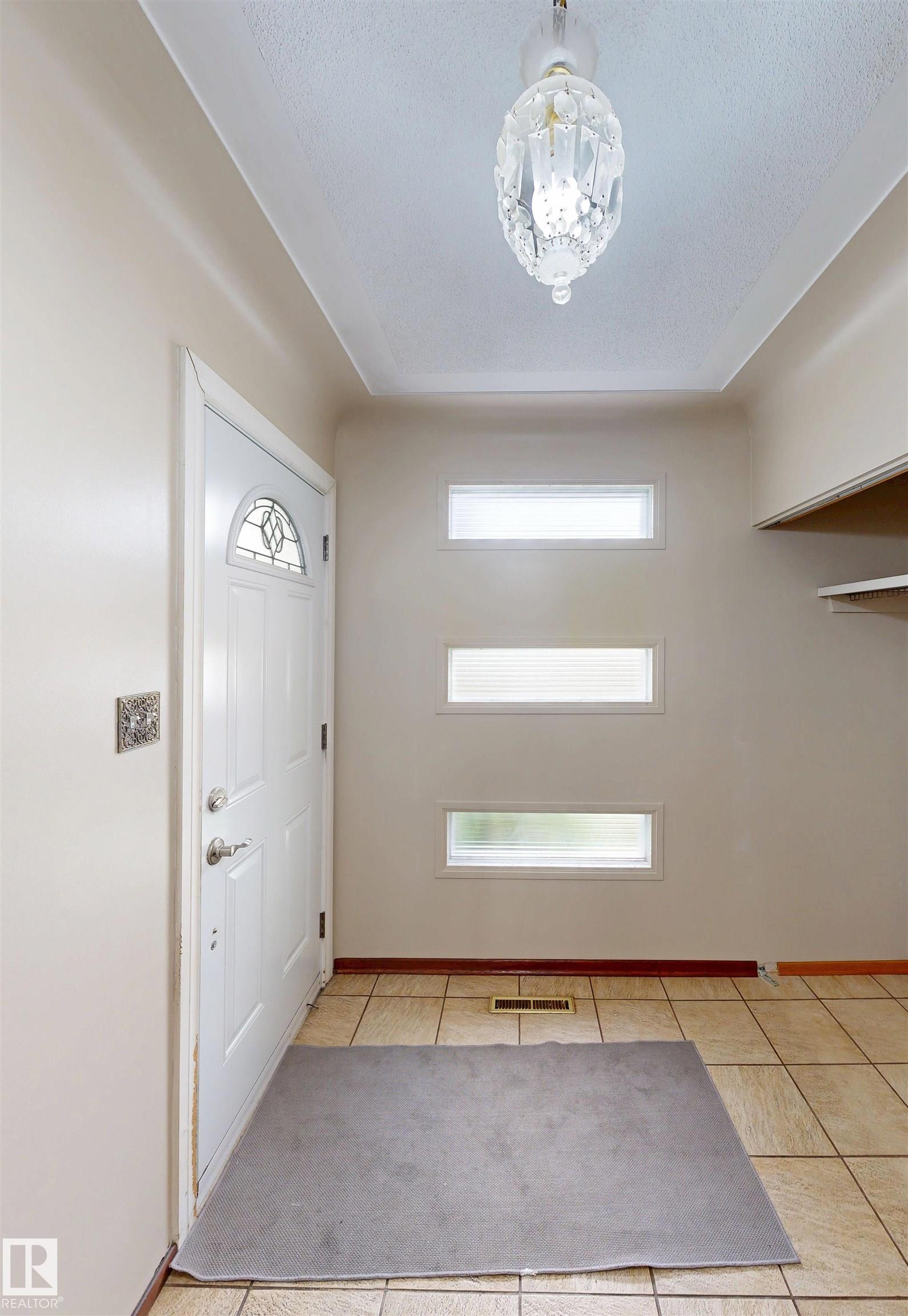 Fifth View of 9531 74 Street, Ottewell, Edmonton, Alberta, T6B 2B7