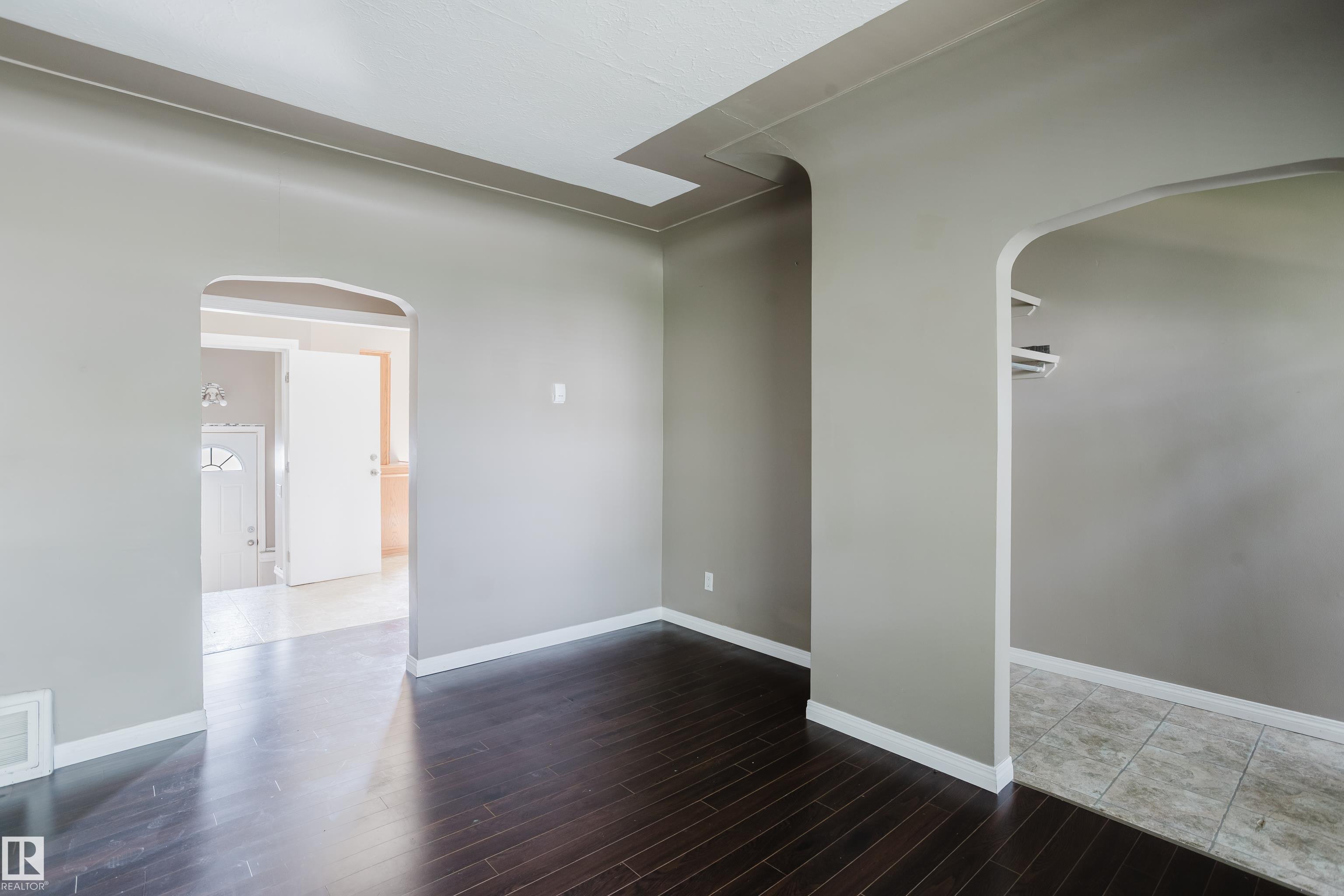 Fourth View of 12811 117 Avenue, Inglewood (Edmonton), Edmonton, Alberta, T5M 3H2