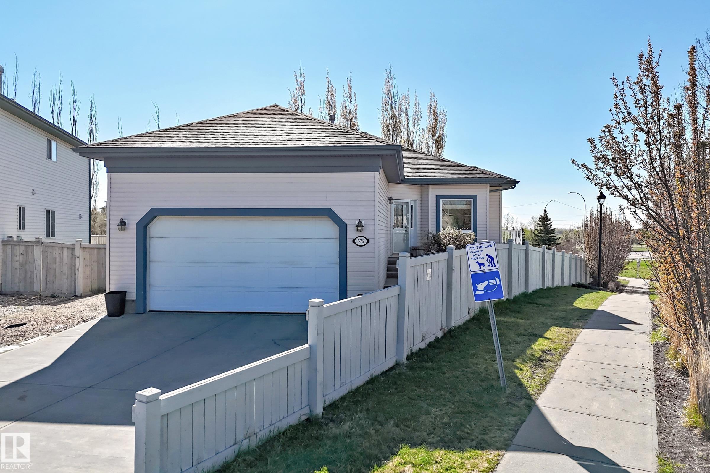 Second View of 576 GLENWRIGHT Crescent, Glastonbury, Edmonton, Alberta, T5P 4E6