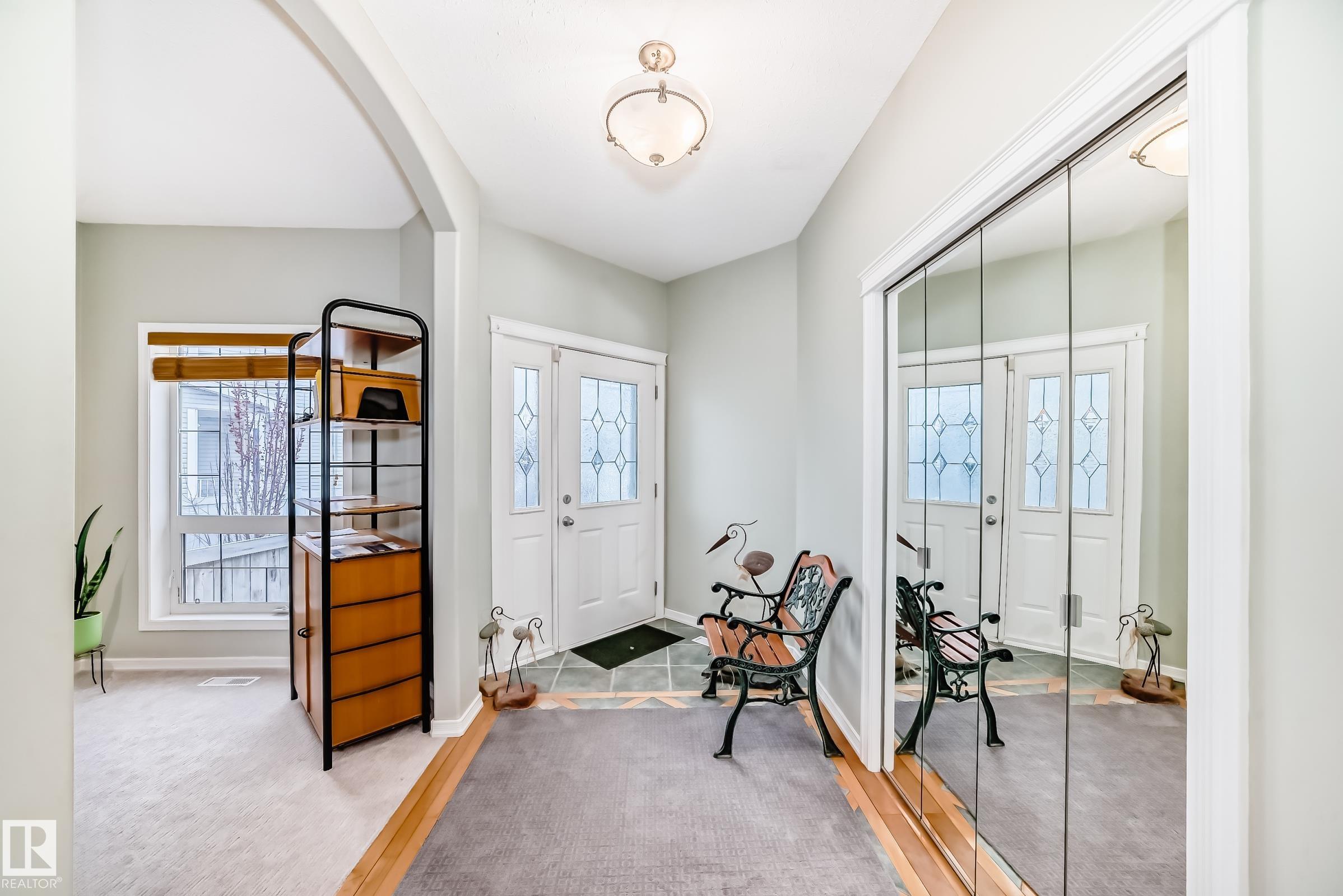 Fifth View of 576 GLENWRIGHT Crescent, Glastonbury, Edmonton, Alberta, T5P 4E6