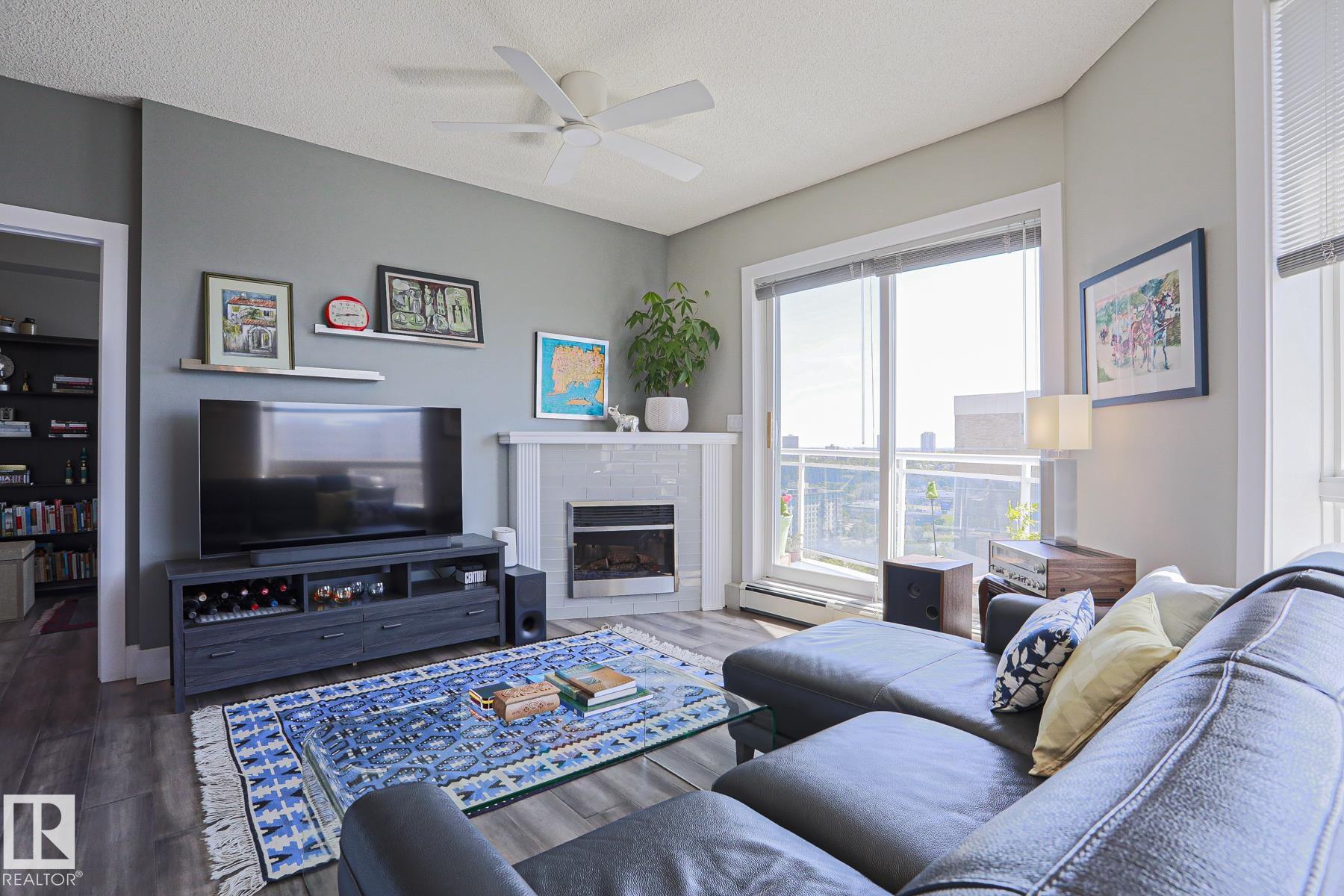 Fifth View of 1004 10504 99 Avenue, Downtown (Edmonton), Edmonton, Alberta, T5K 1B2