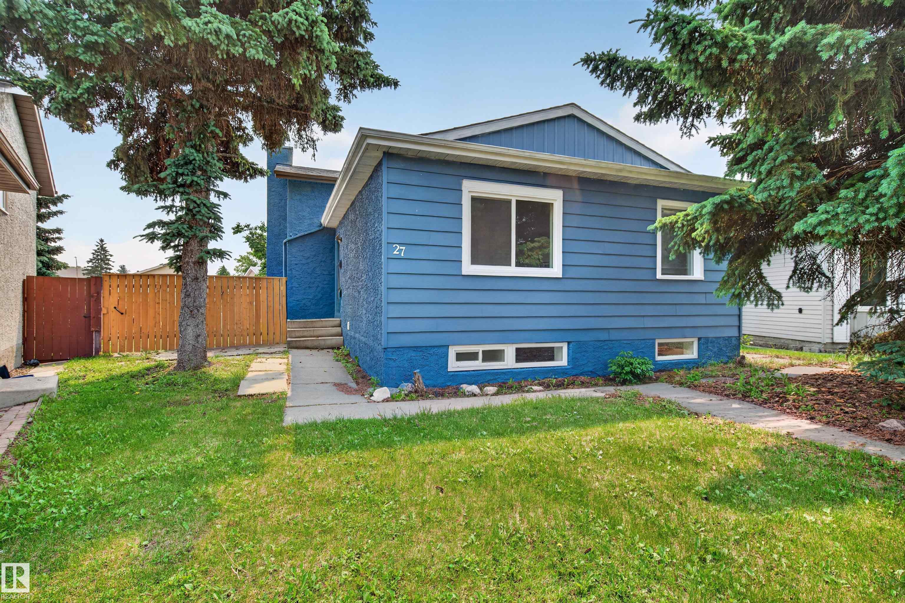 Second View of 27 KINISKI Crescent, Kiniski Gardens, Edmonton, Alberta, T6L 5E3
