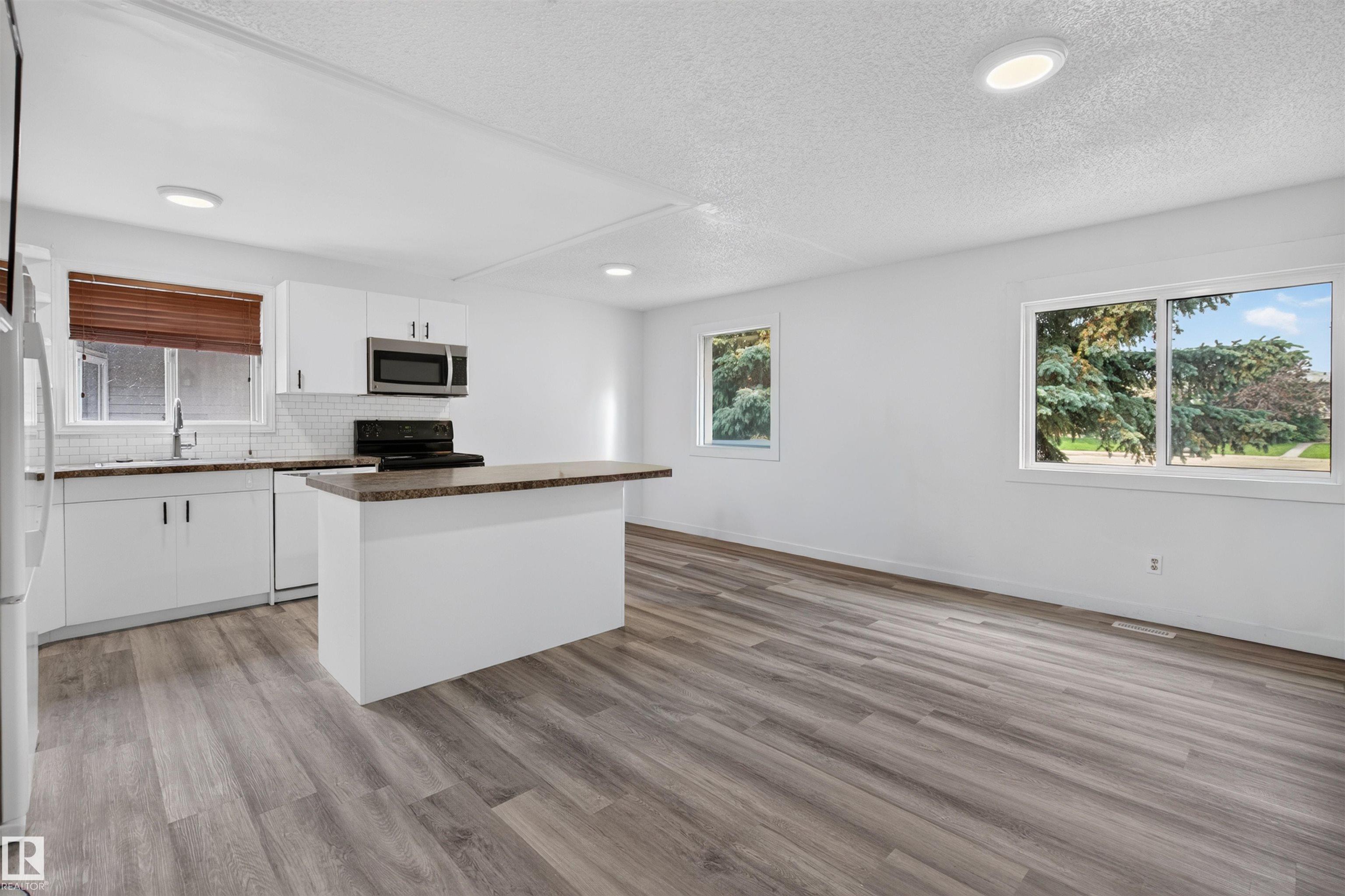 Fifth View of 27 KINISKI Crescent, Kiniski Gardens, Edmonton, Alberta, T6L 5E3