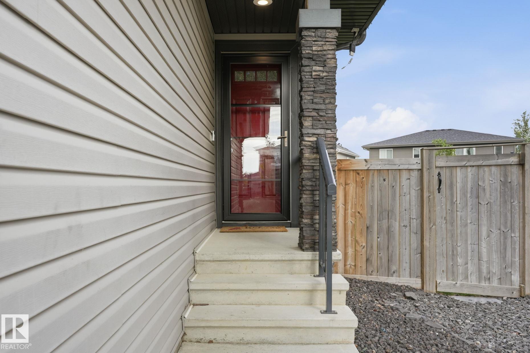 Third View of 12825 207 Street, Trumpeter Area, Edmonton, Alberta, T5S 0K2