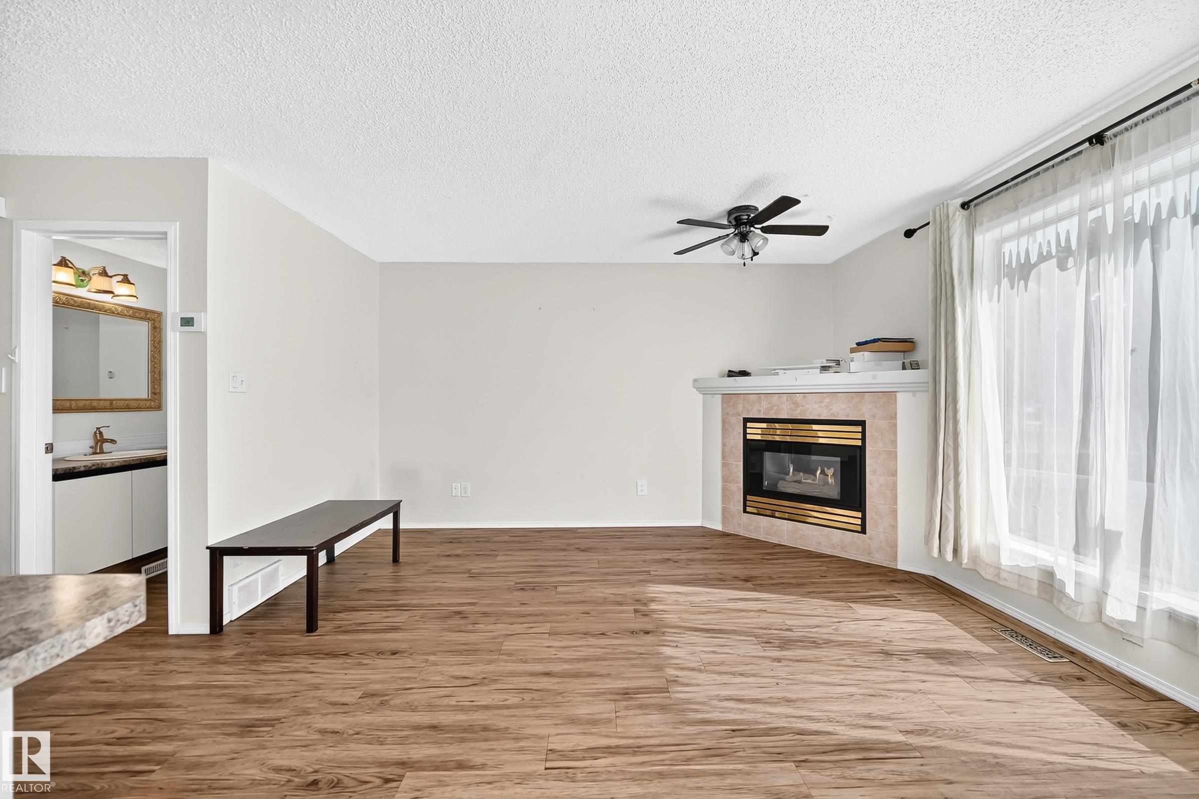 Fifth View of 30 300 HOOPER Crescent, Overlanders, Edmonton, Alberta, T5A 5B3