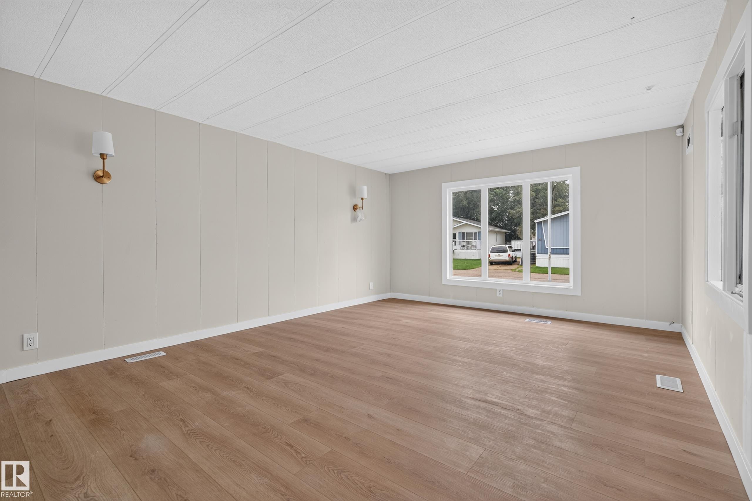 Fourth View of 20 West View BV, Westview Village, Edmonton, Alberta, T5S 1T5