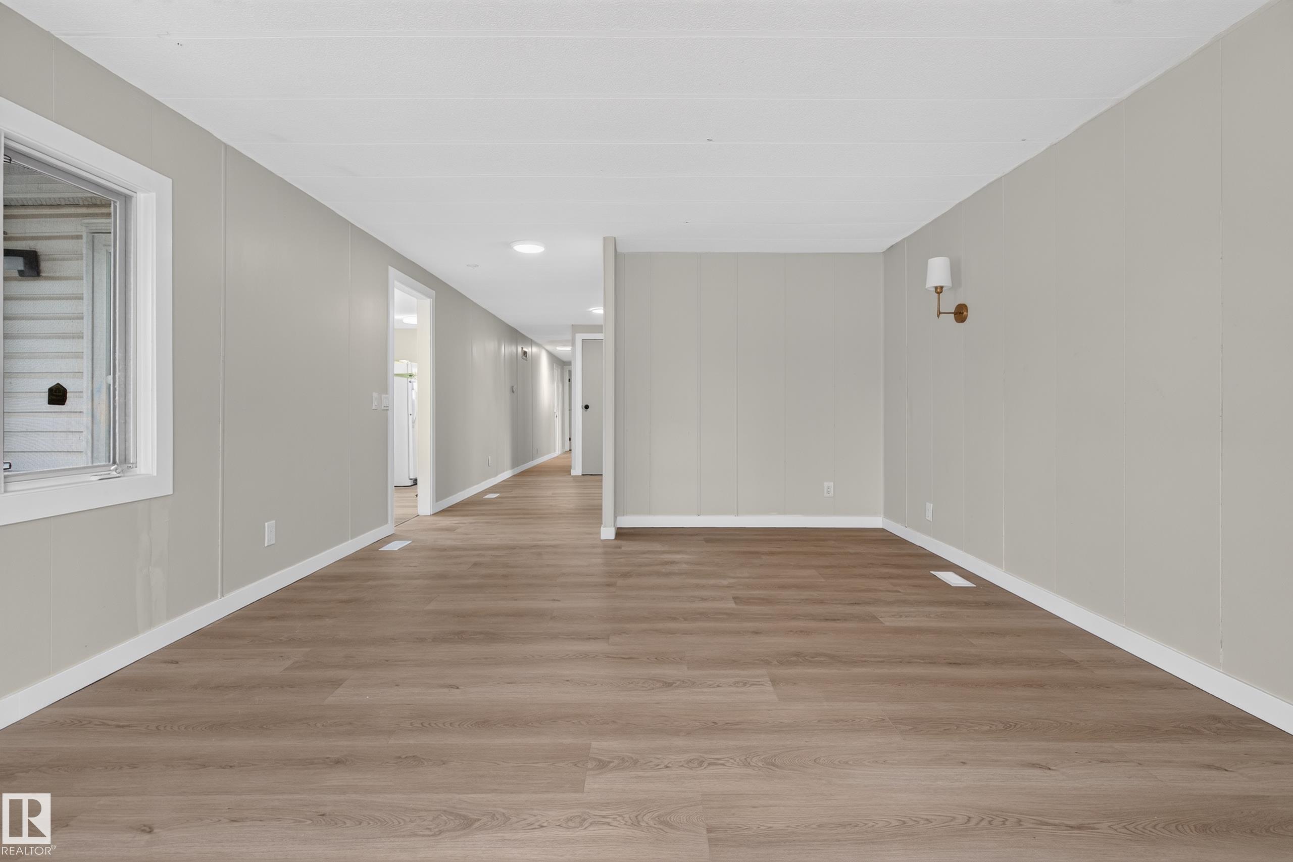 Fifth View of 20 West View BV, Westview Village, Edmonton, Alberta, T5S 1T5