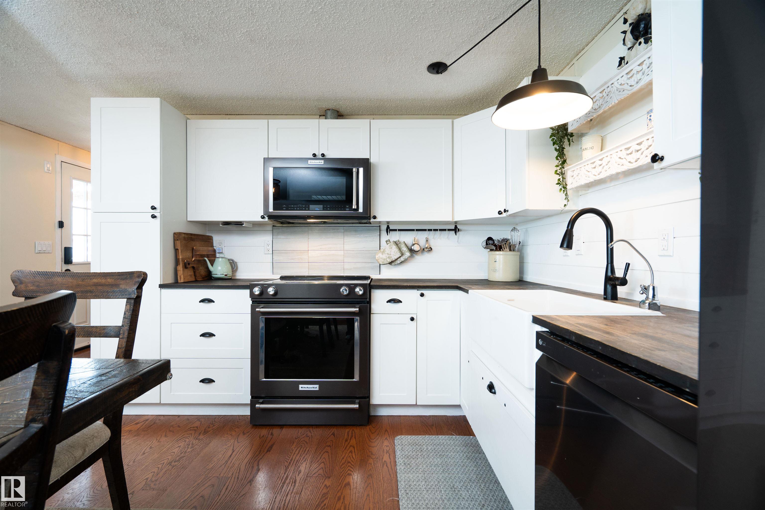 1215 Lake Vista Crescent, E4505751, Alberta,