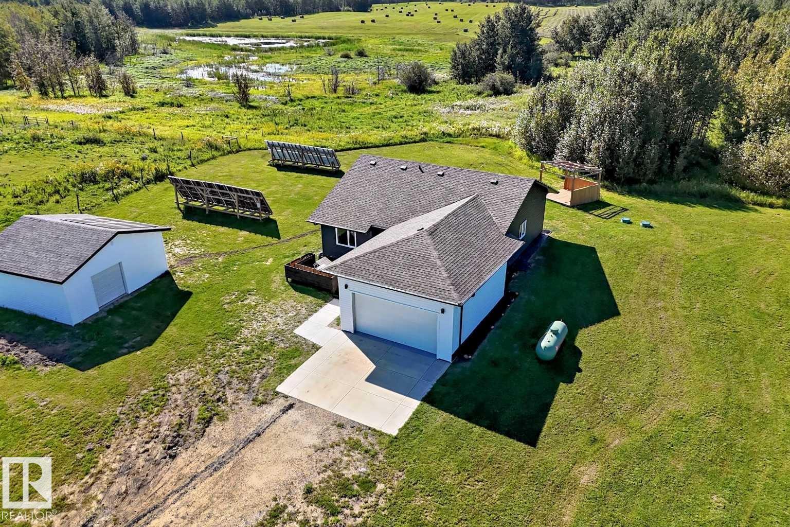 37 50106 Range Road 200, E4506047, Alberta,
