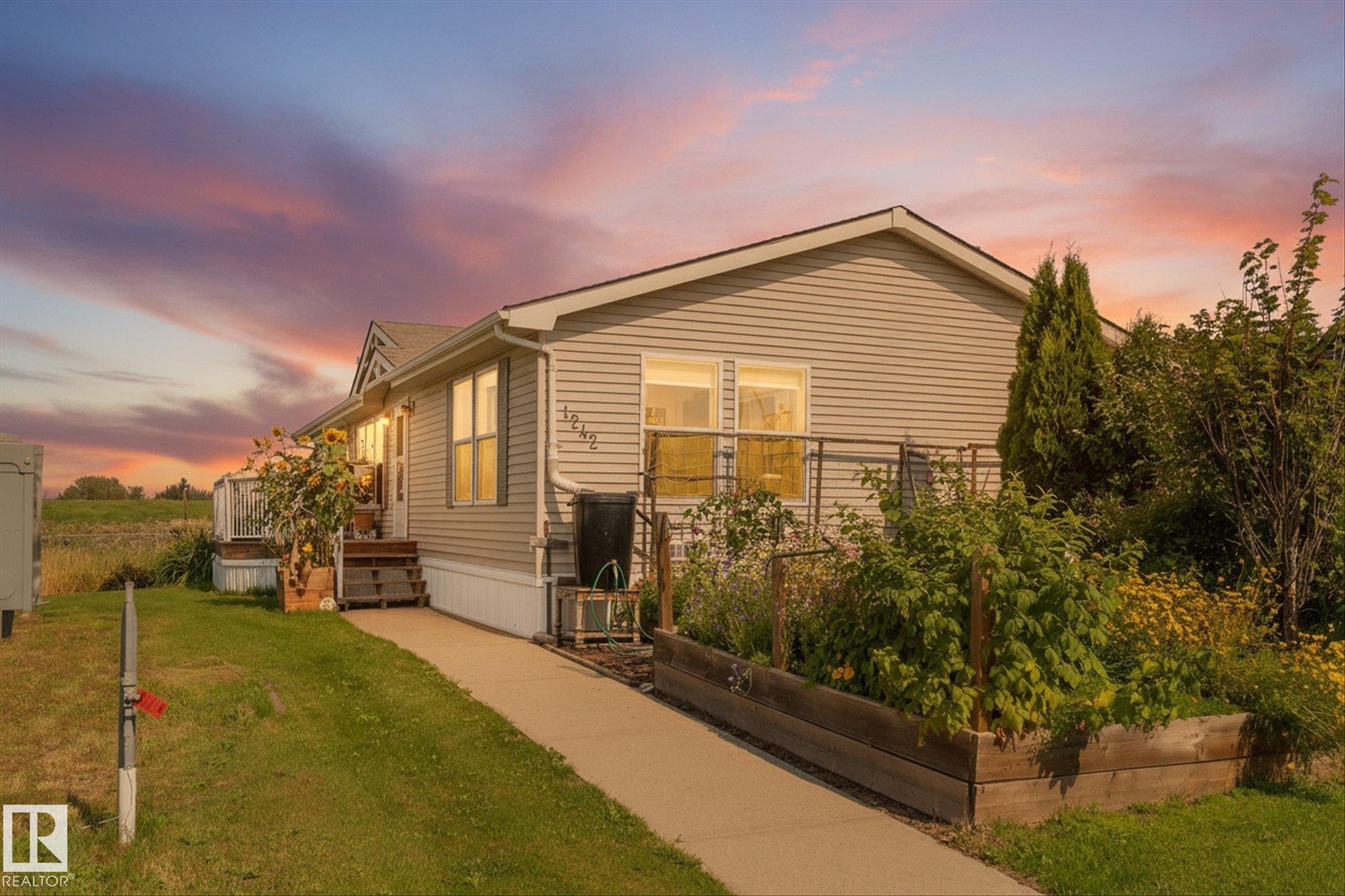1242 53222 Range Road 272, E4506103, Alberta,