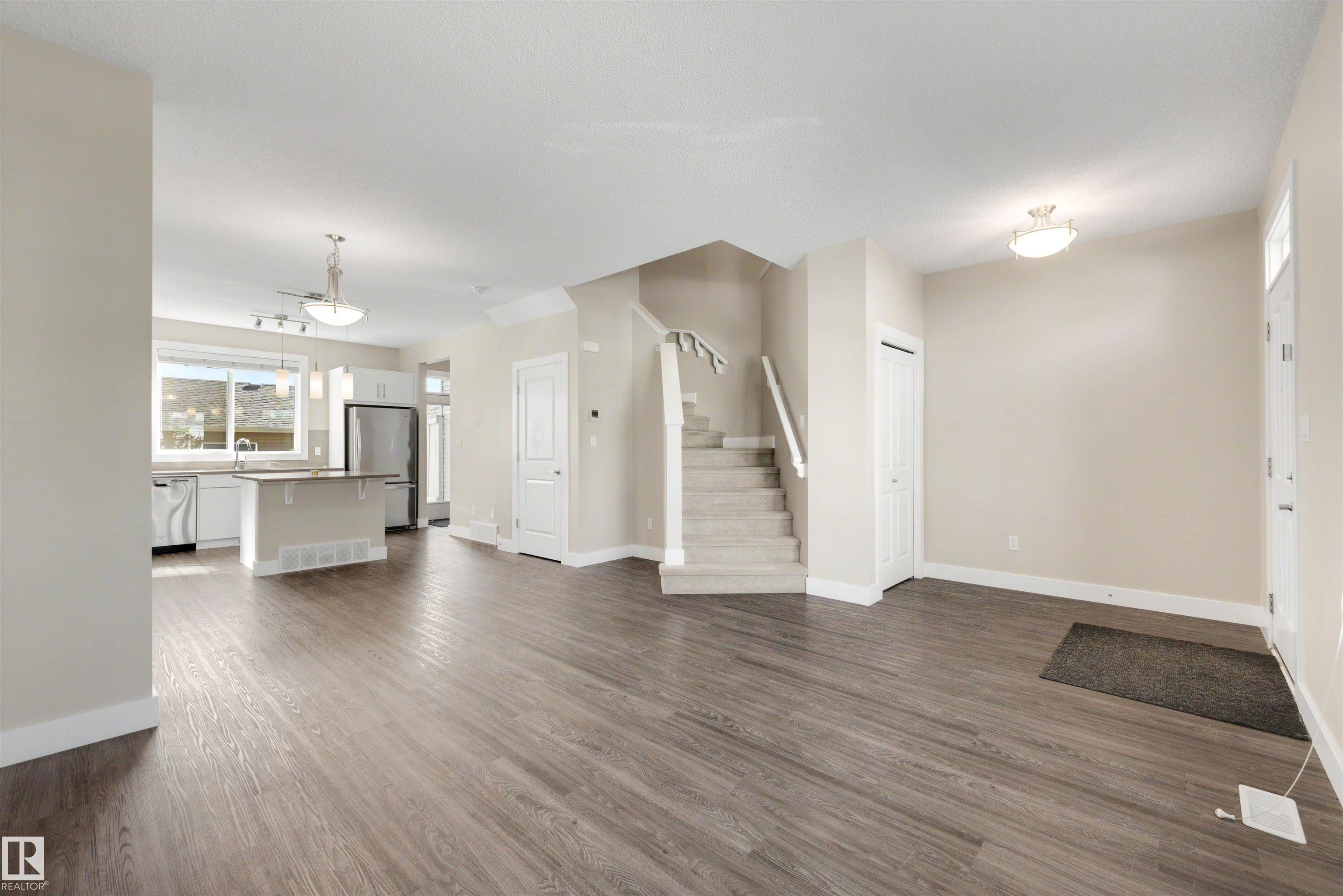 Fifth View of 2125 24 Street, Laurel, Edmonton, Alberta, T6T 0Y4