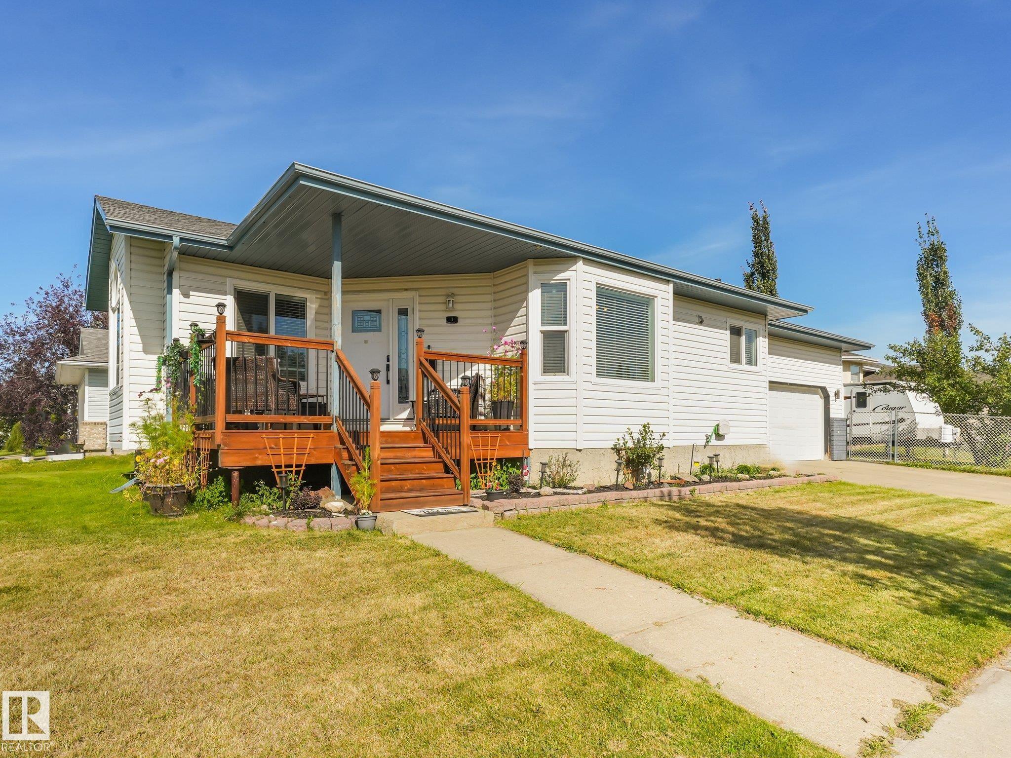 1 MULLEN Court, E4506940, Alberta,
