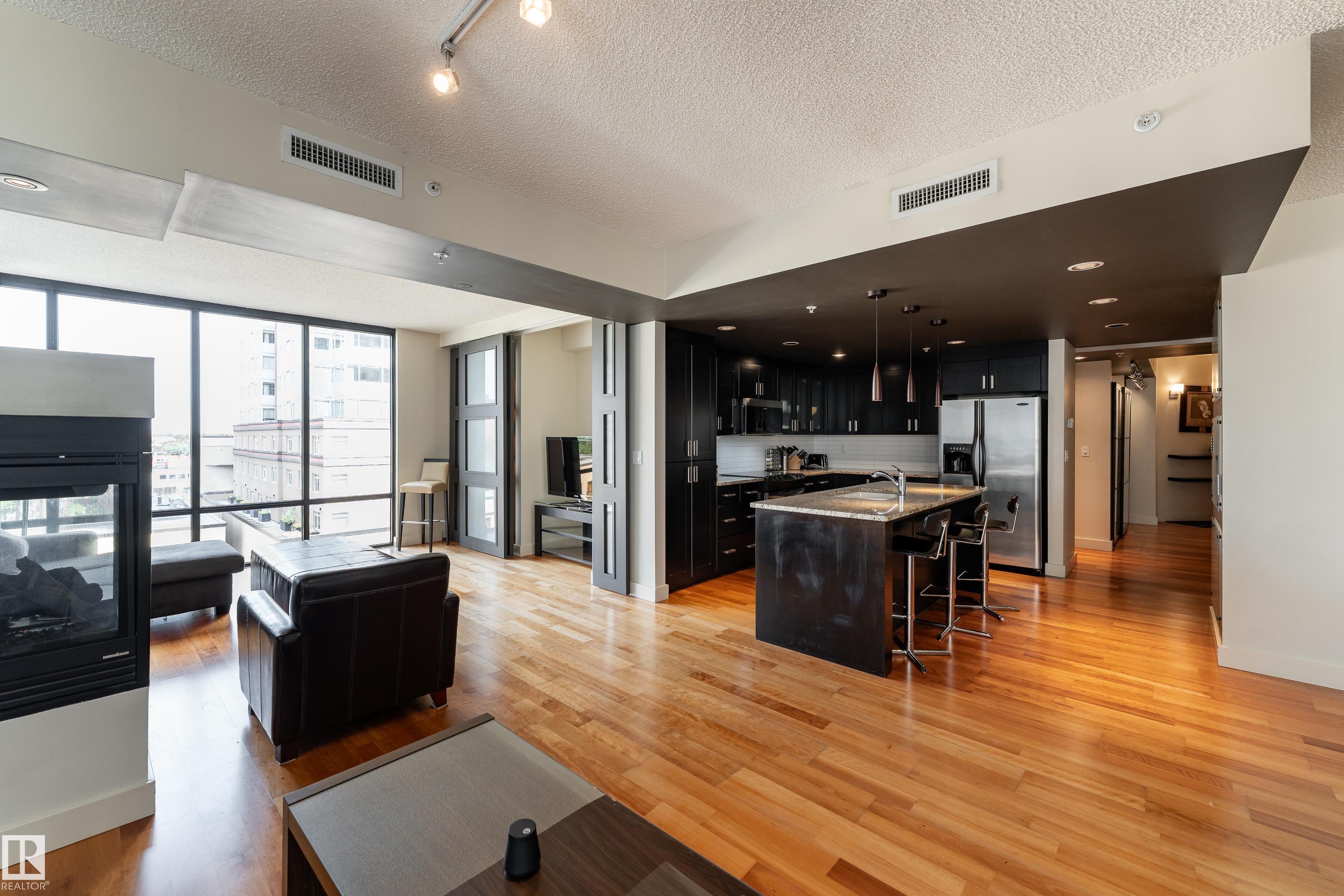 Fifth View of 602 10028 119 Street, Wîhkwêntôwin, Edmonton, Alberta, T5K 1Y8